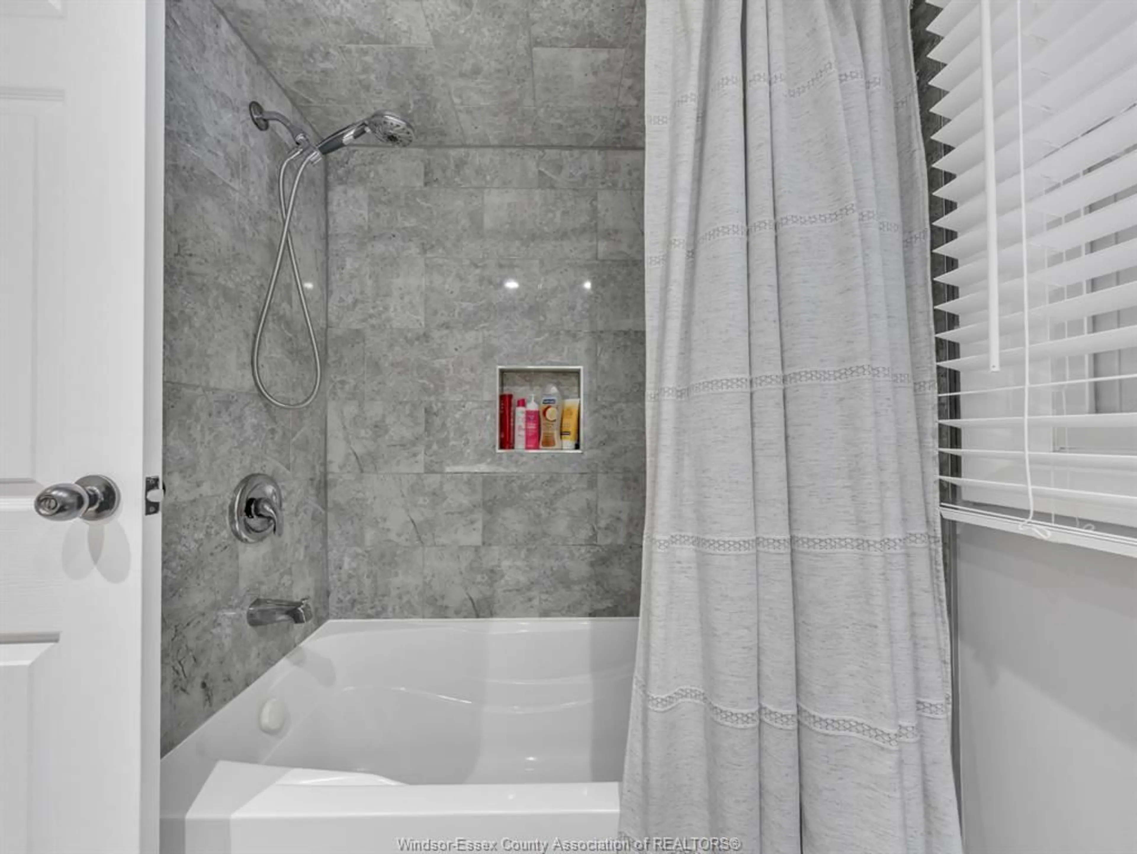 Contemporary bathroom, ceramic/tile floor for 3100 ASKIN, Windsor Ontario N9E 3J3