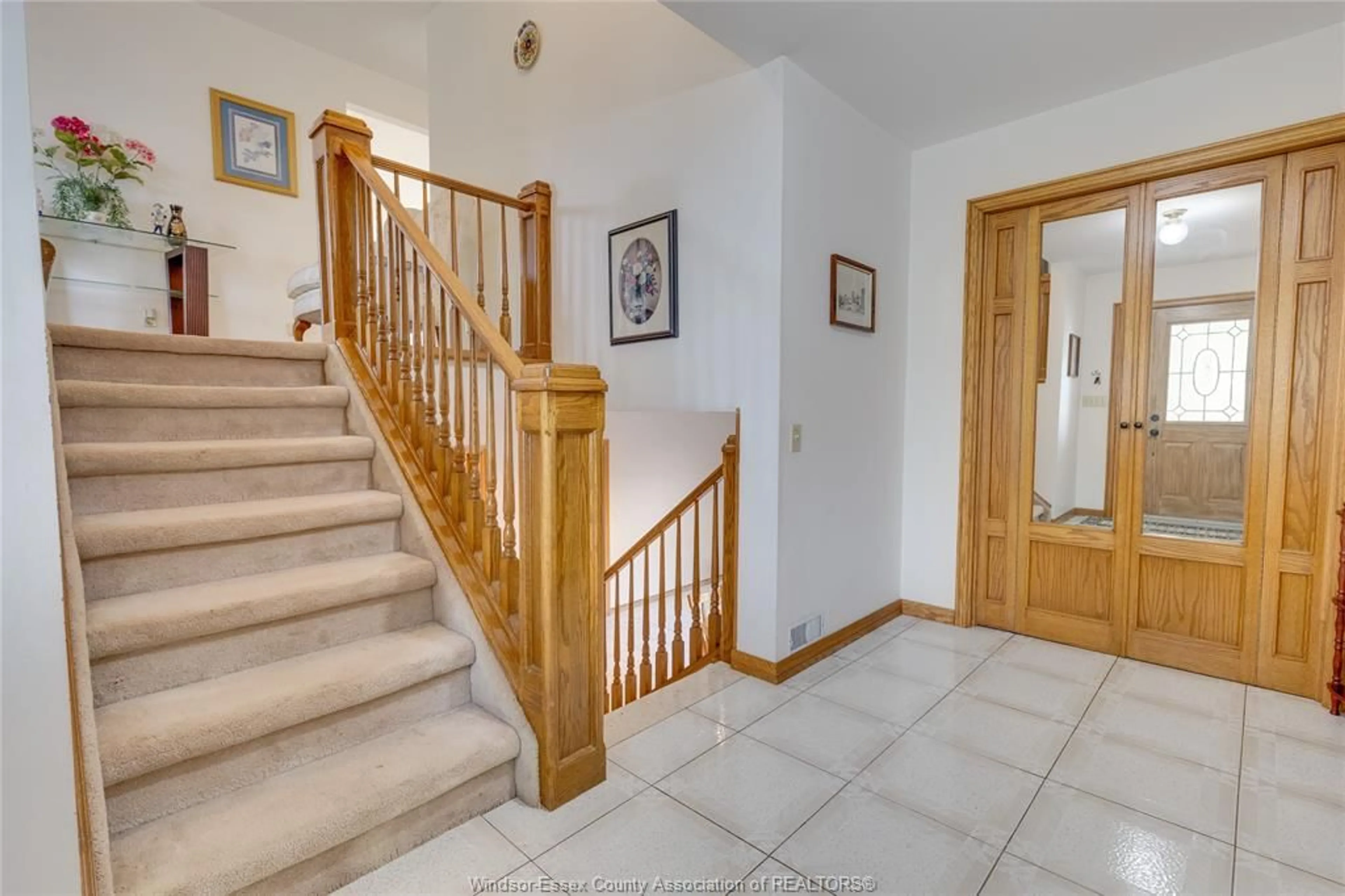 Indoor foyer for 1929 LAPPAN, Windsor Ontario N8W 5G3
