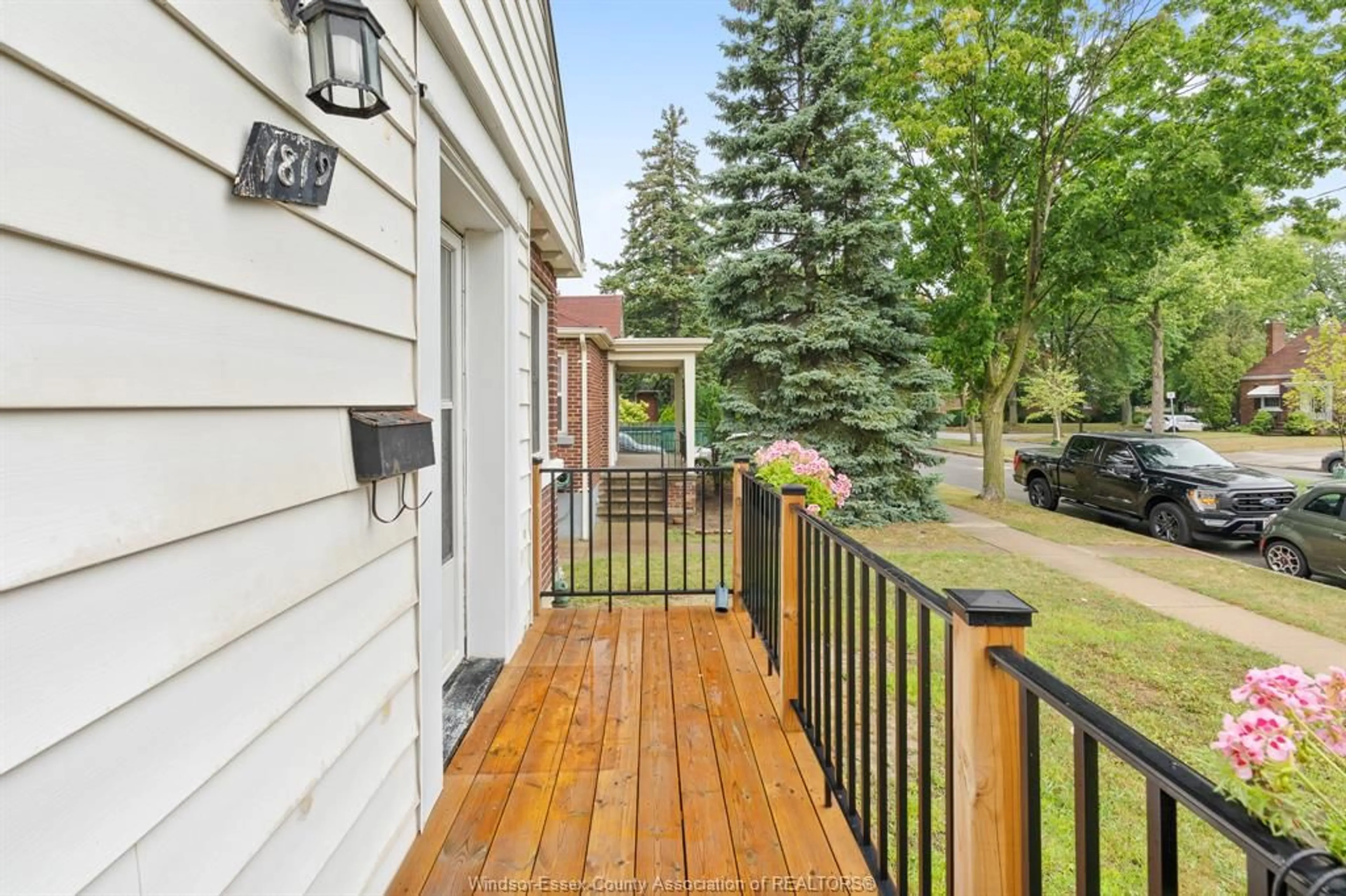 Patio, street for 1819 KILDARE, Windsor Ontario N8W 2W8