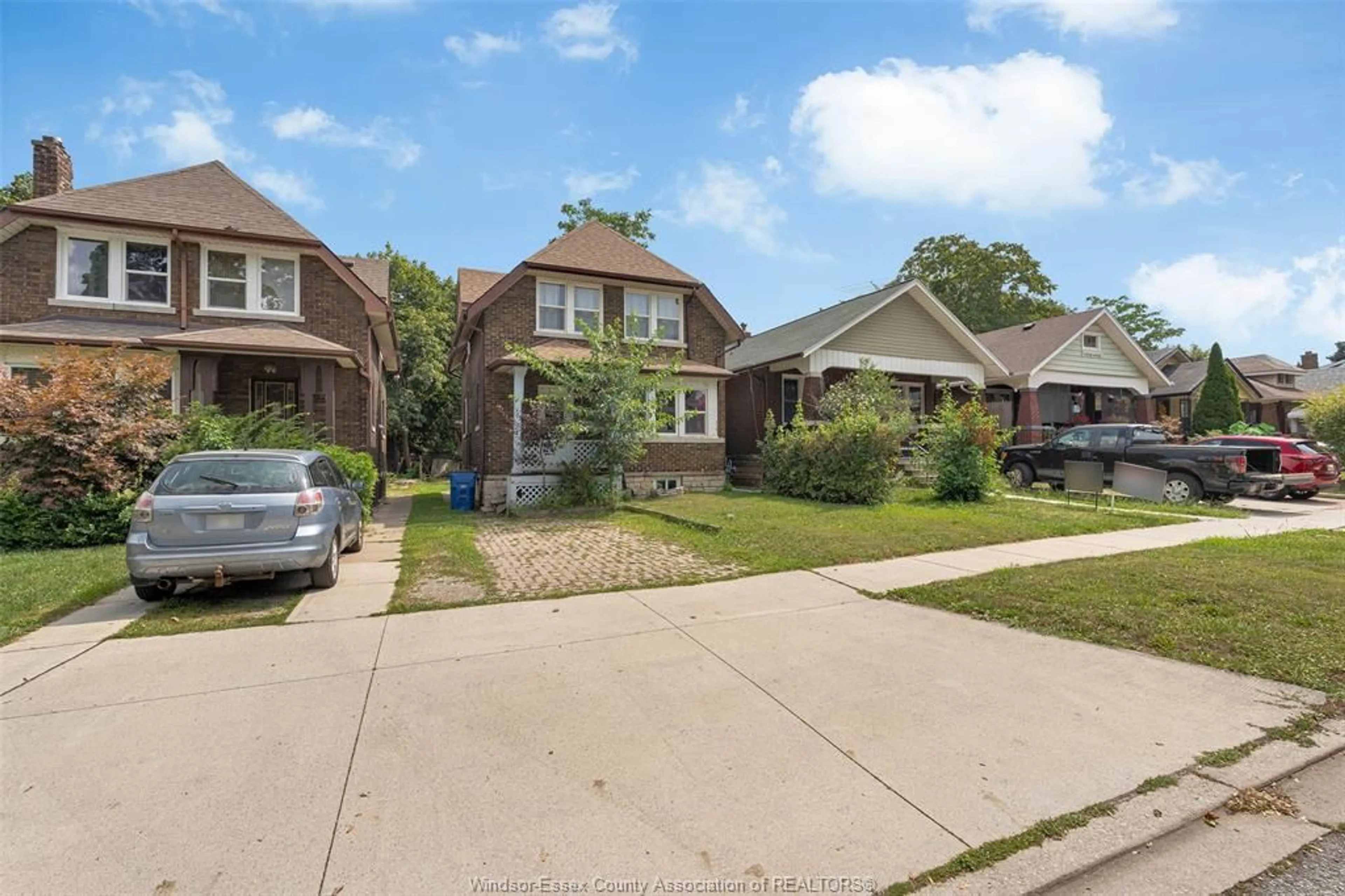 A pic from outside/outdoor area/front of a property/back of a property/a pic from drone, street for 466 RANKIN, Windsor Ontario N9B 2R7