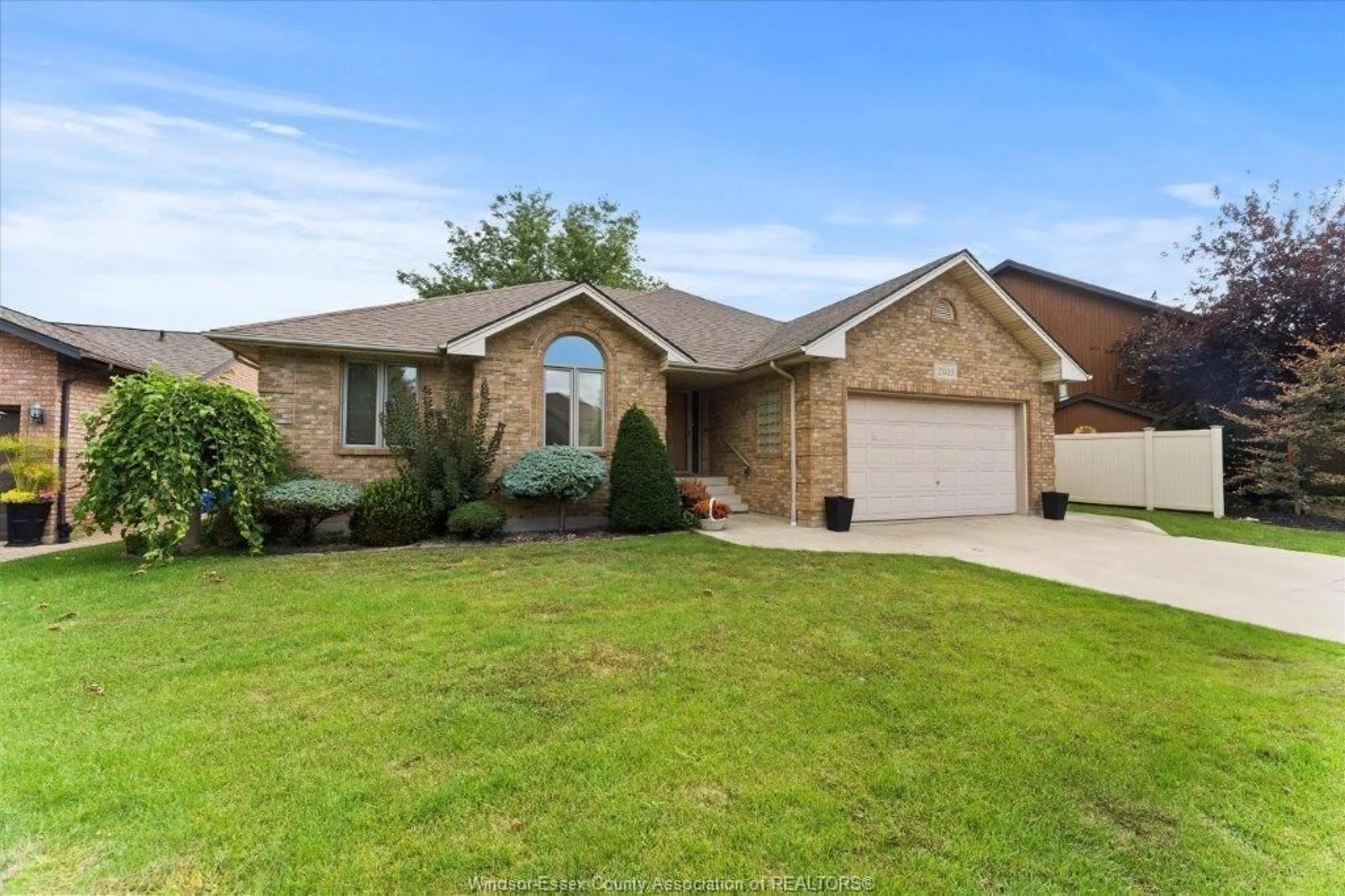 Home with brick exterior material, street for 2805 MANGIN Cres, Windsor Ontario N9E 4K6