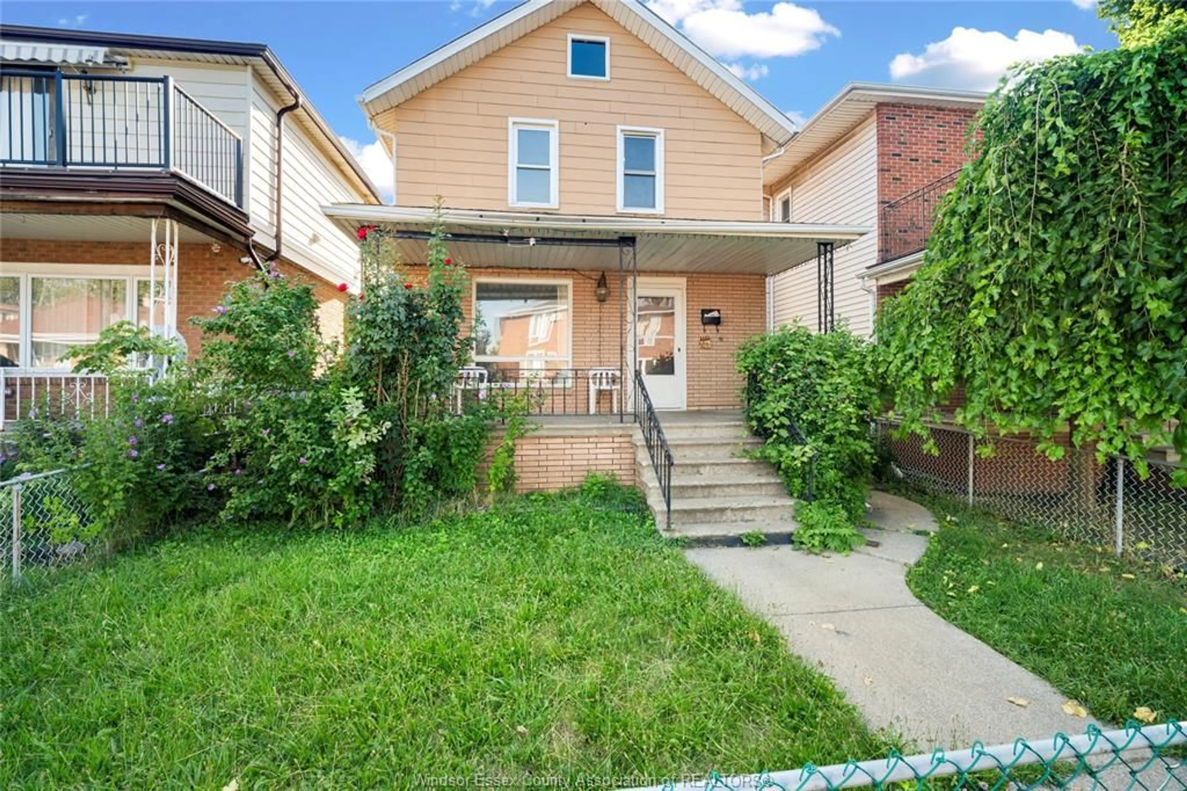 Home with brick exterior material, street for 1111 LILLIAN AVENUE, Windsor Ontario N9A 1V6