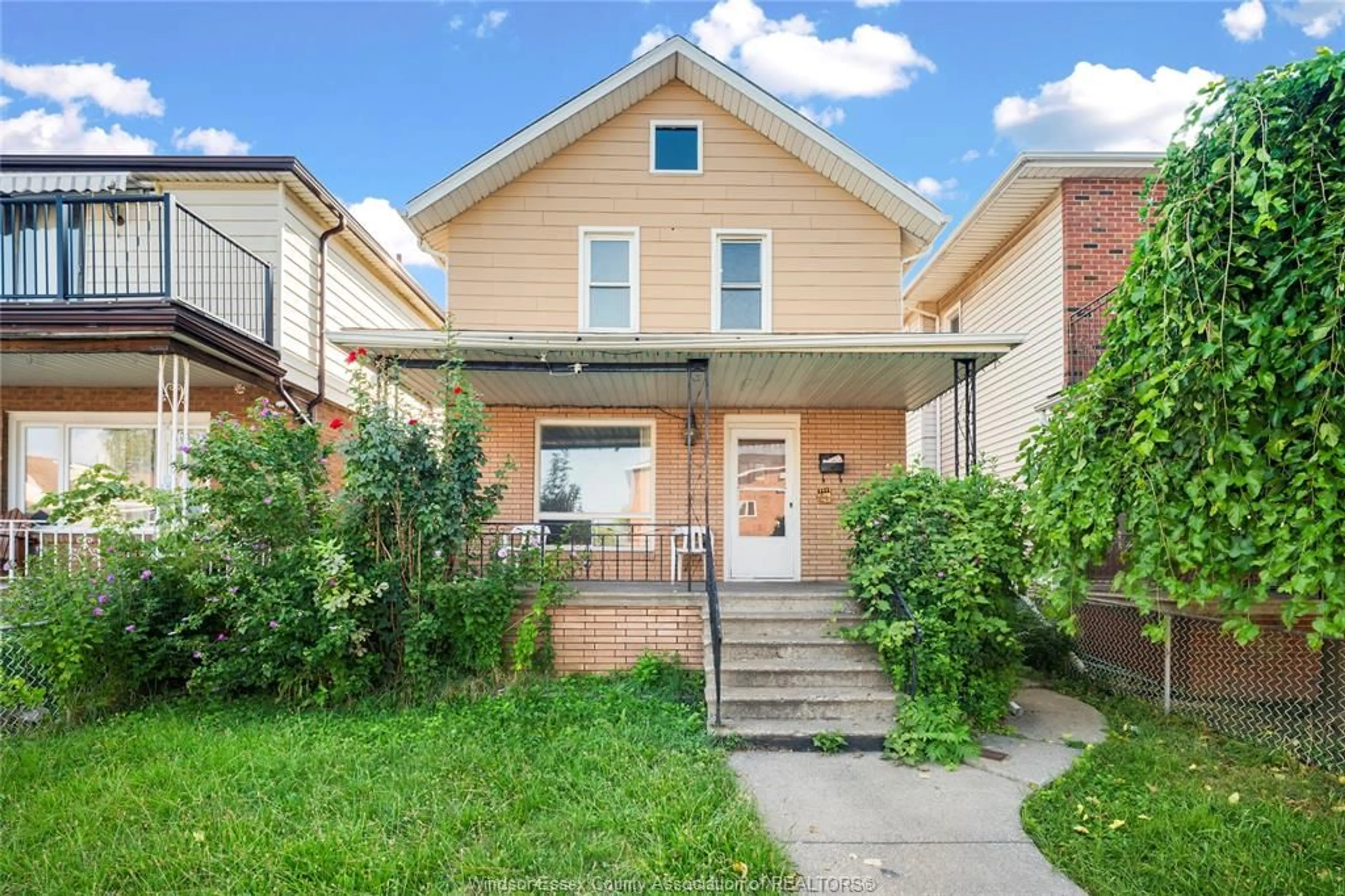 Home with brick exterior material, street for 1111 LILLIAN AVENUE, Windsor Ontario N9A 1V6