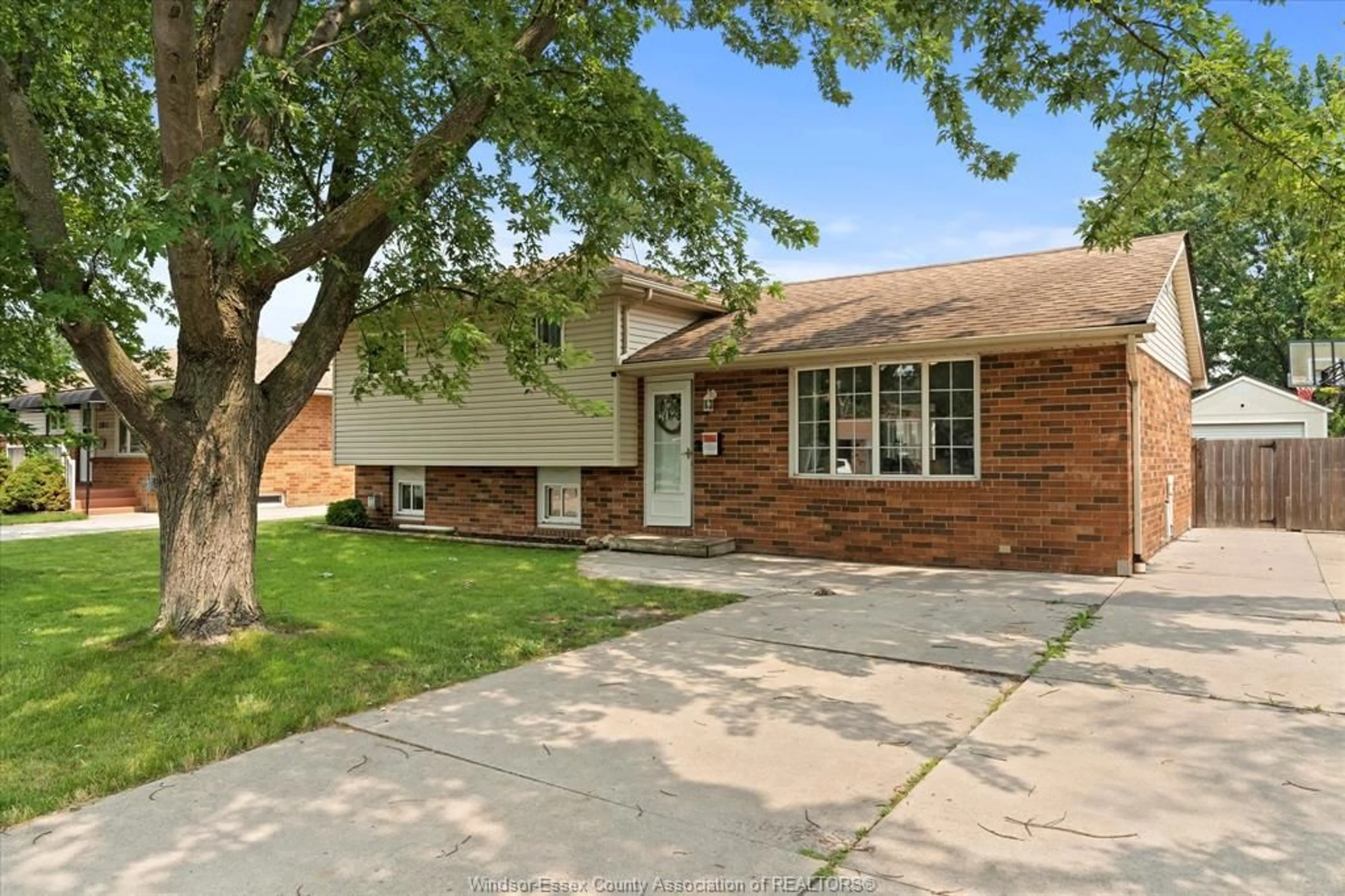 Home with brick exterior material, street for 110 ST. JAMES Crt, Amherstburg Ontario N9V 3H1