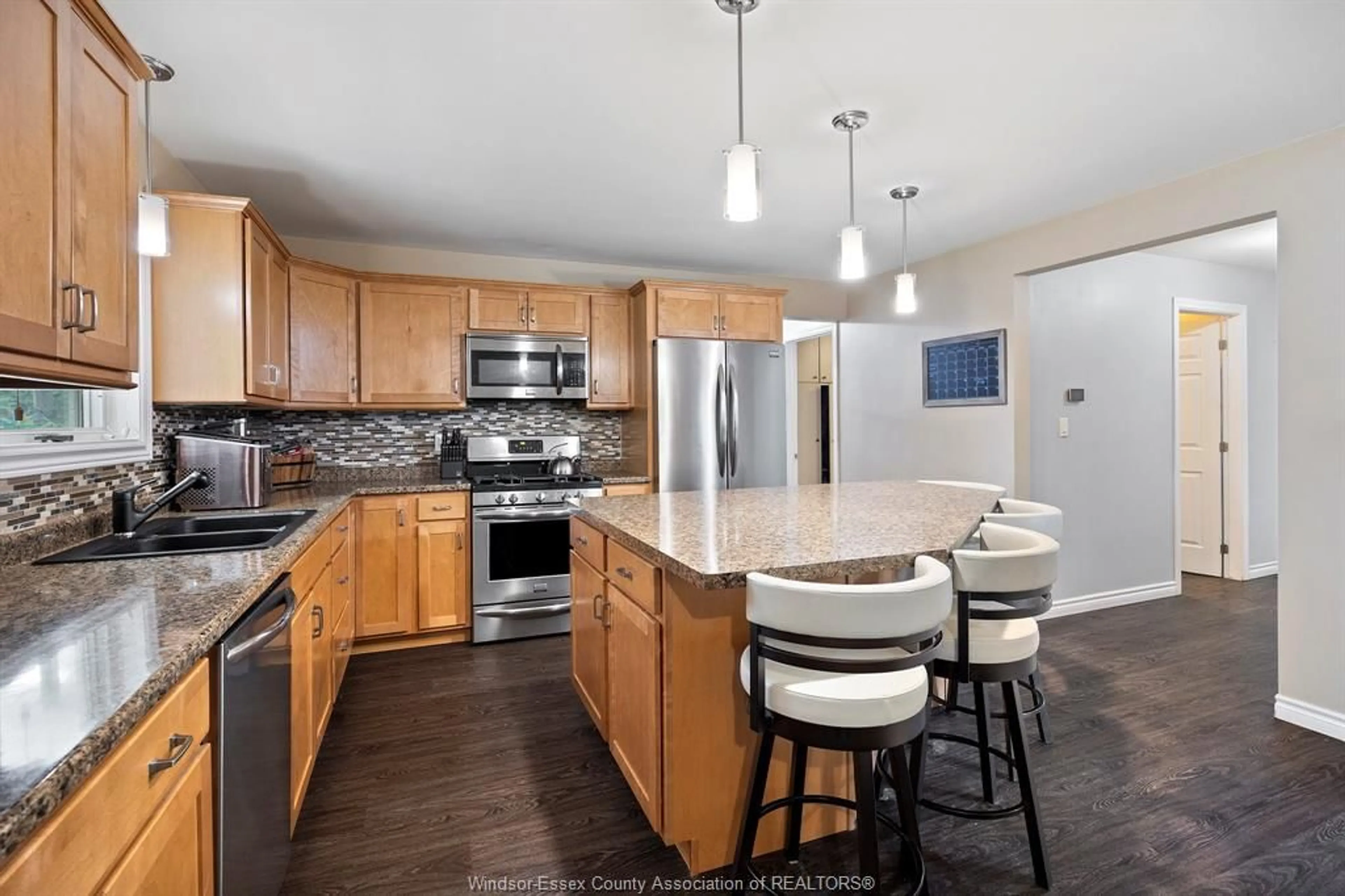 Open concept kitchen, ceramic/tile floor for 940 HALE St, Stoney Point Ontario N0R 1N0