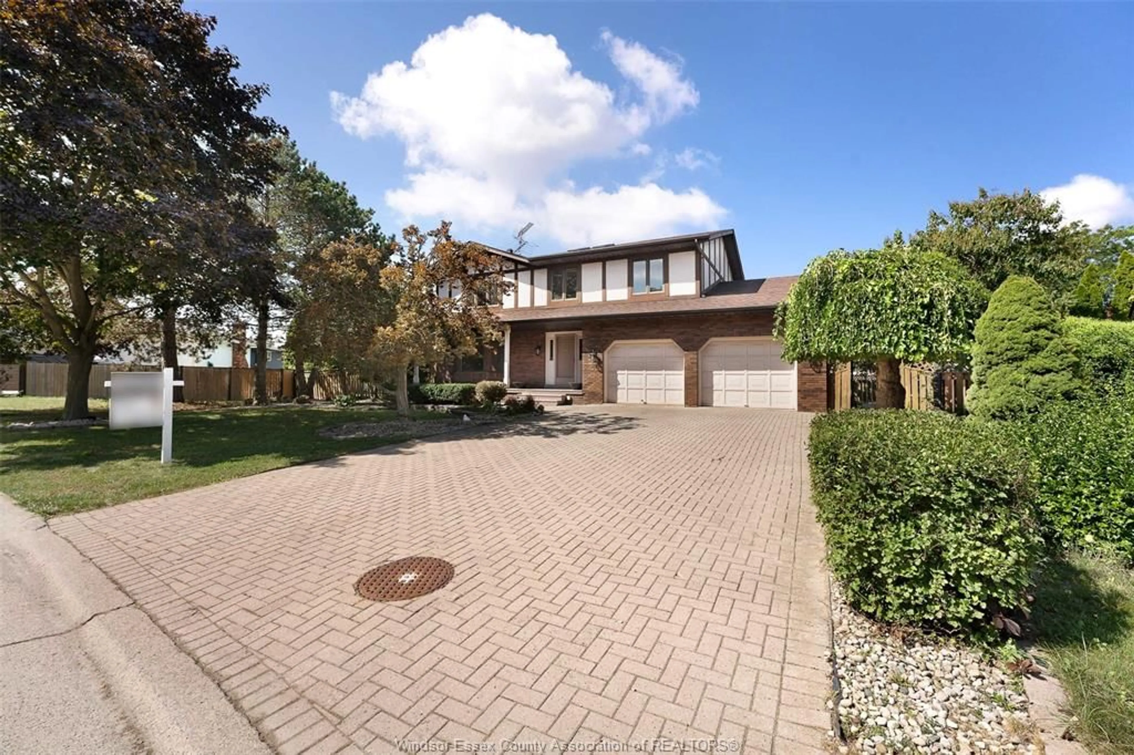 Home with brick exterior material, street for 294 Hyde Park, Amherstburg Ontario N9V 3R3