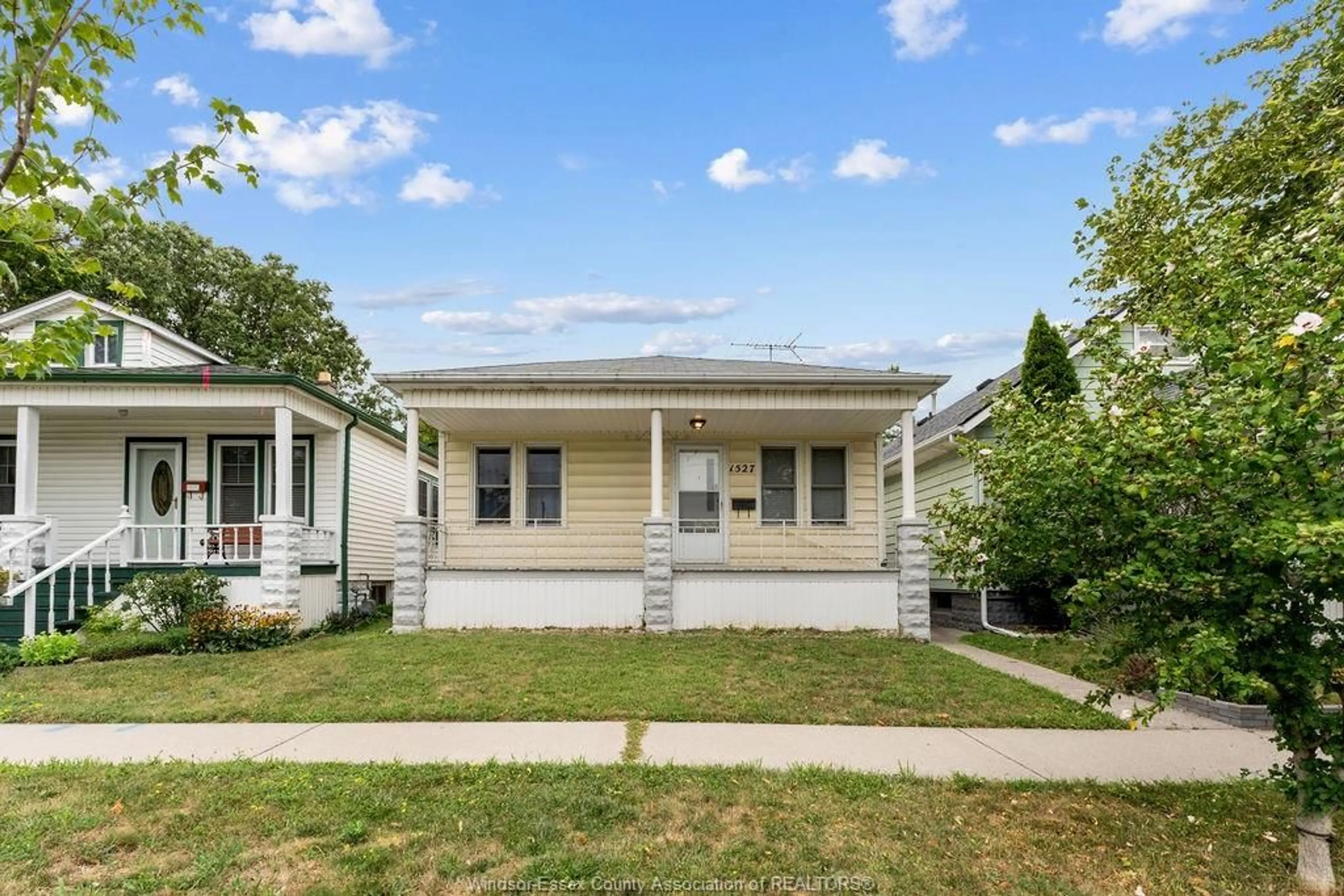 Home with vinyl exterior material, street for 1527 ALBERT Rd, Windsor Ontario N8Y 3R3