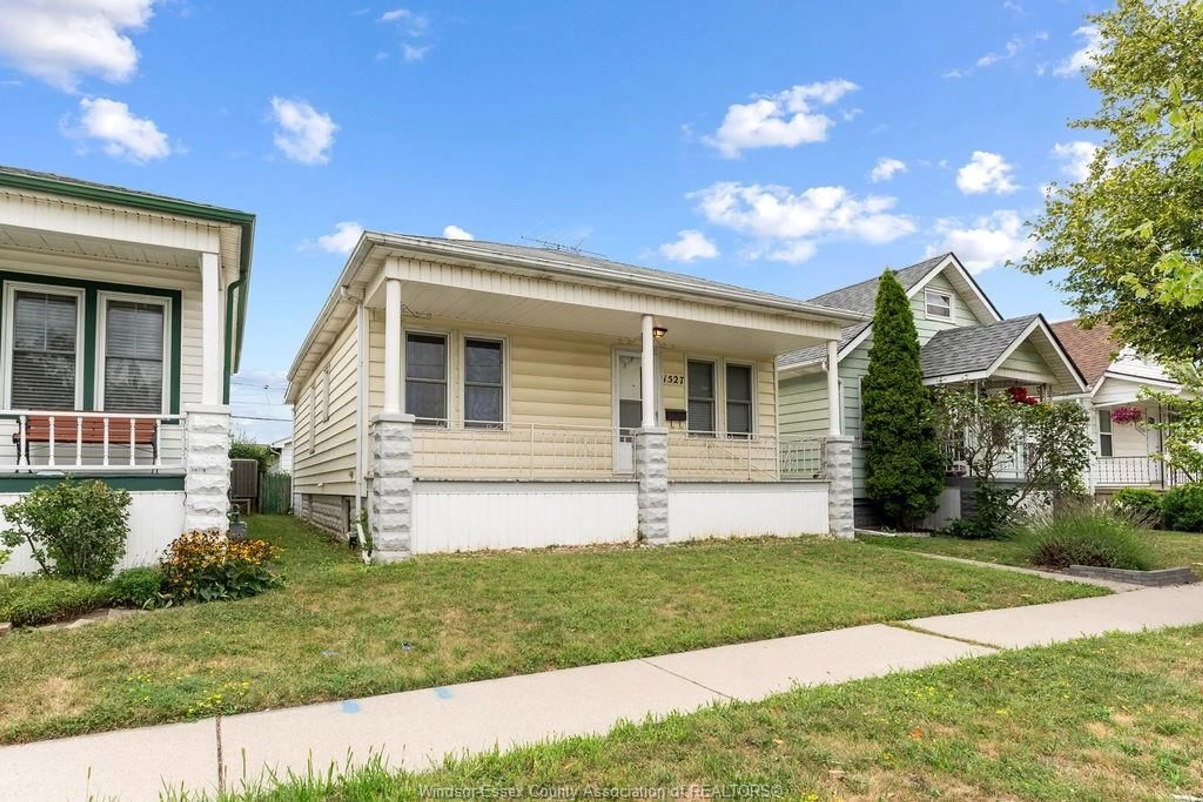 Home with vinyl exterior material, street for 1527 ALBERT Rd, Windsor Ontario N8Y 3R3