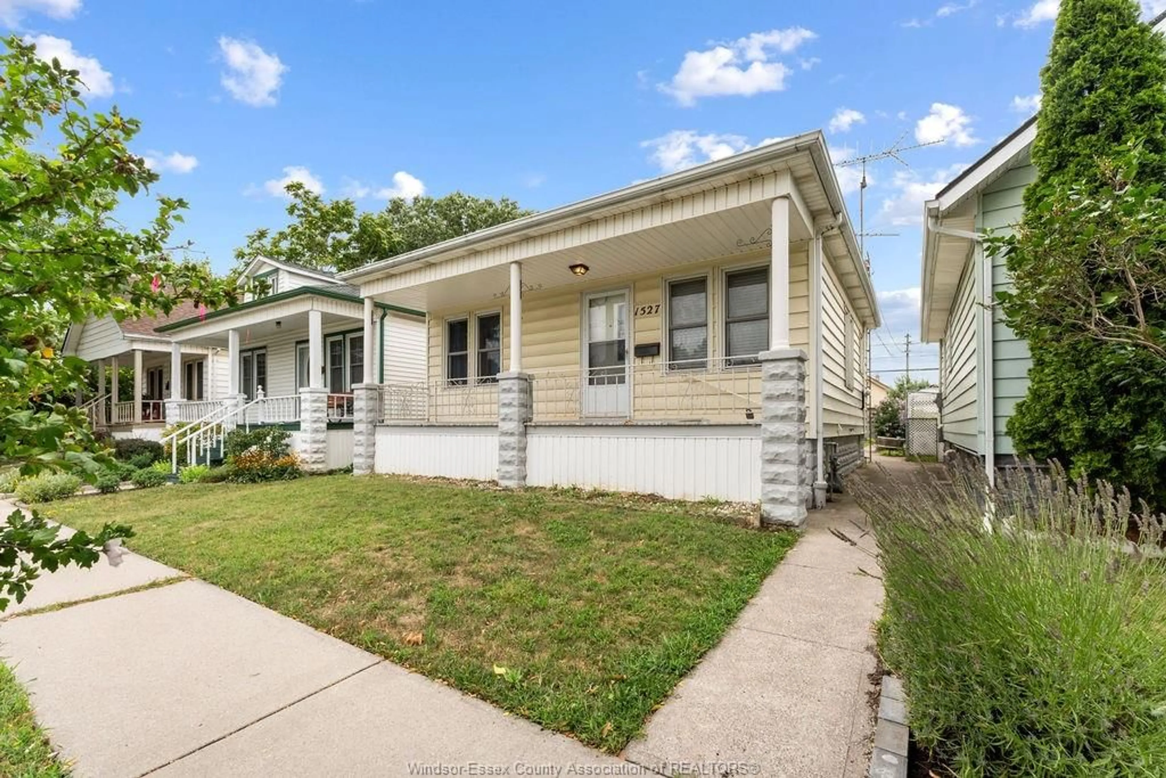 Home with vinyl exterior material, street for 1527 ALBERT Rd, Windsor Ontario N8Y 3R3