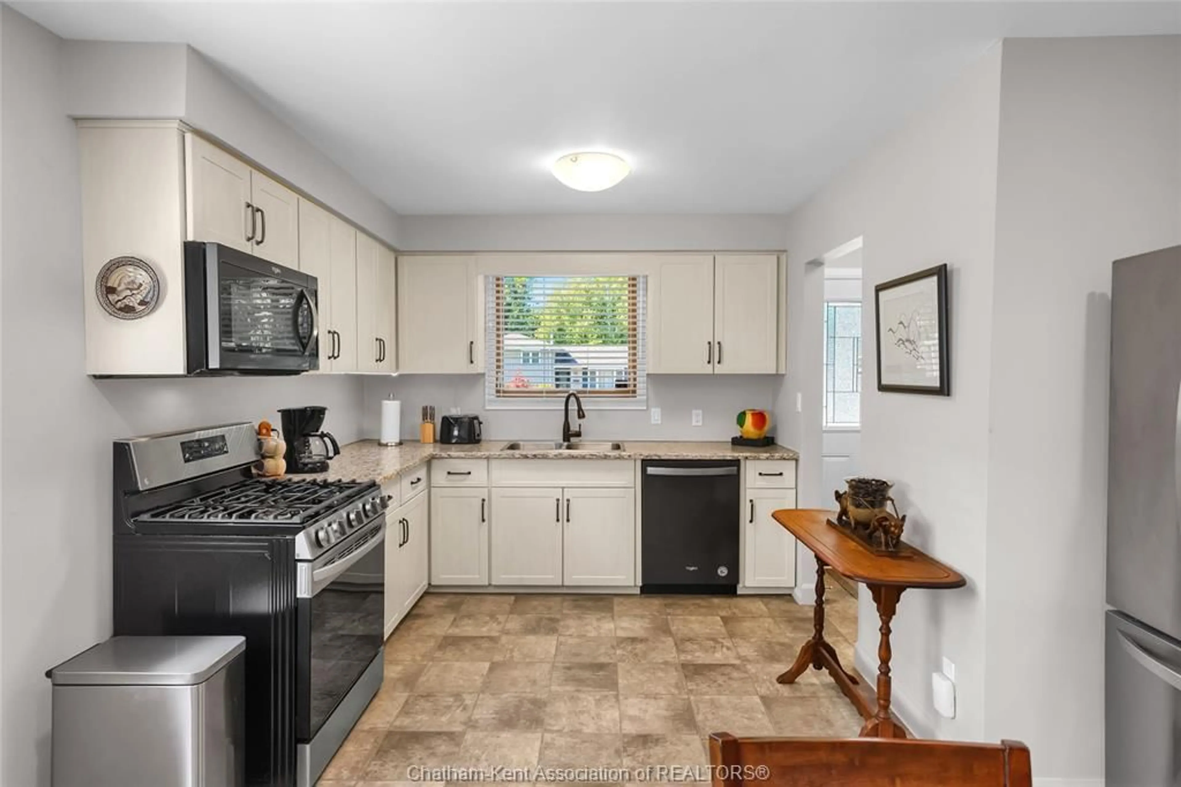 Standard kitchen, ceramic/tile floor for 85 Marion Ave, Chatham Ontario N7M 5N7