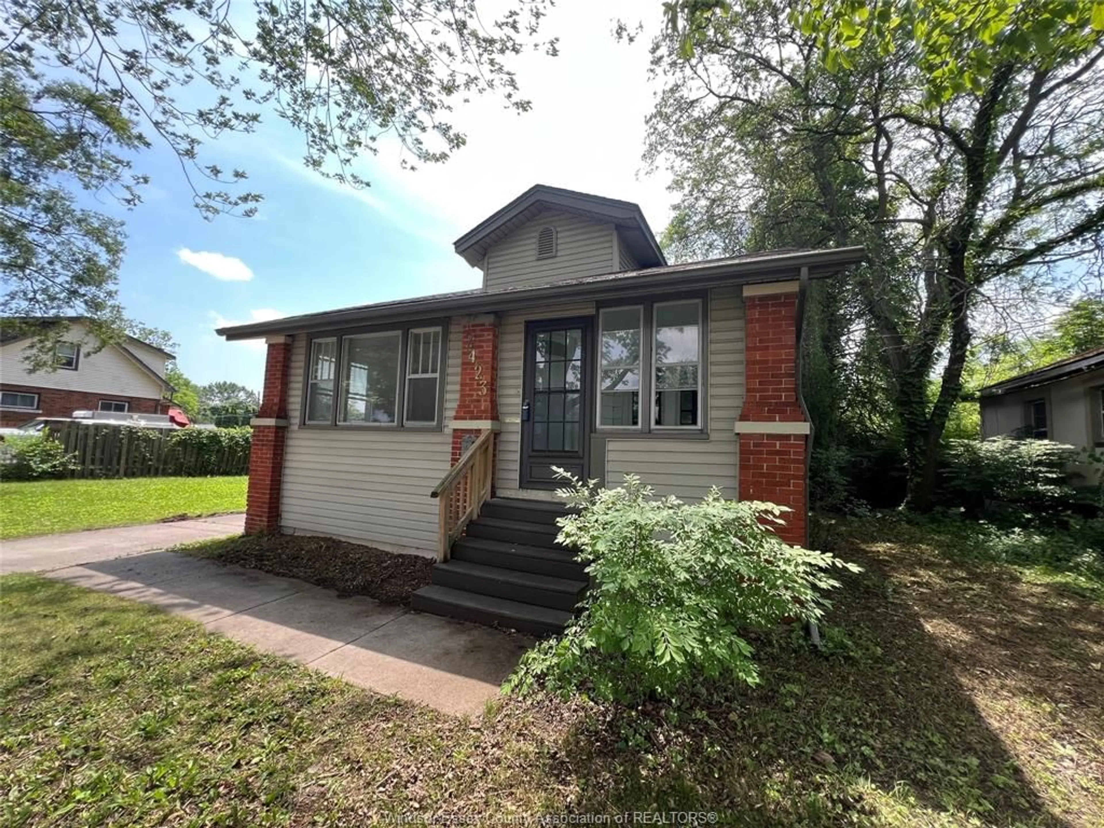 Unknown for 2423 PRINCESS Ave, Windsor Ontario N8T 1V2