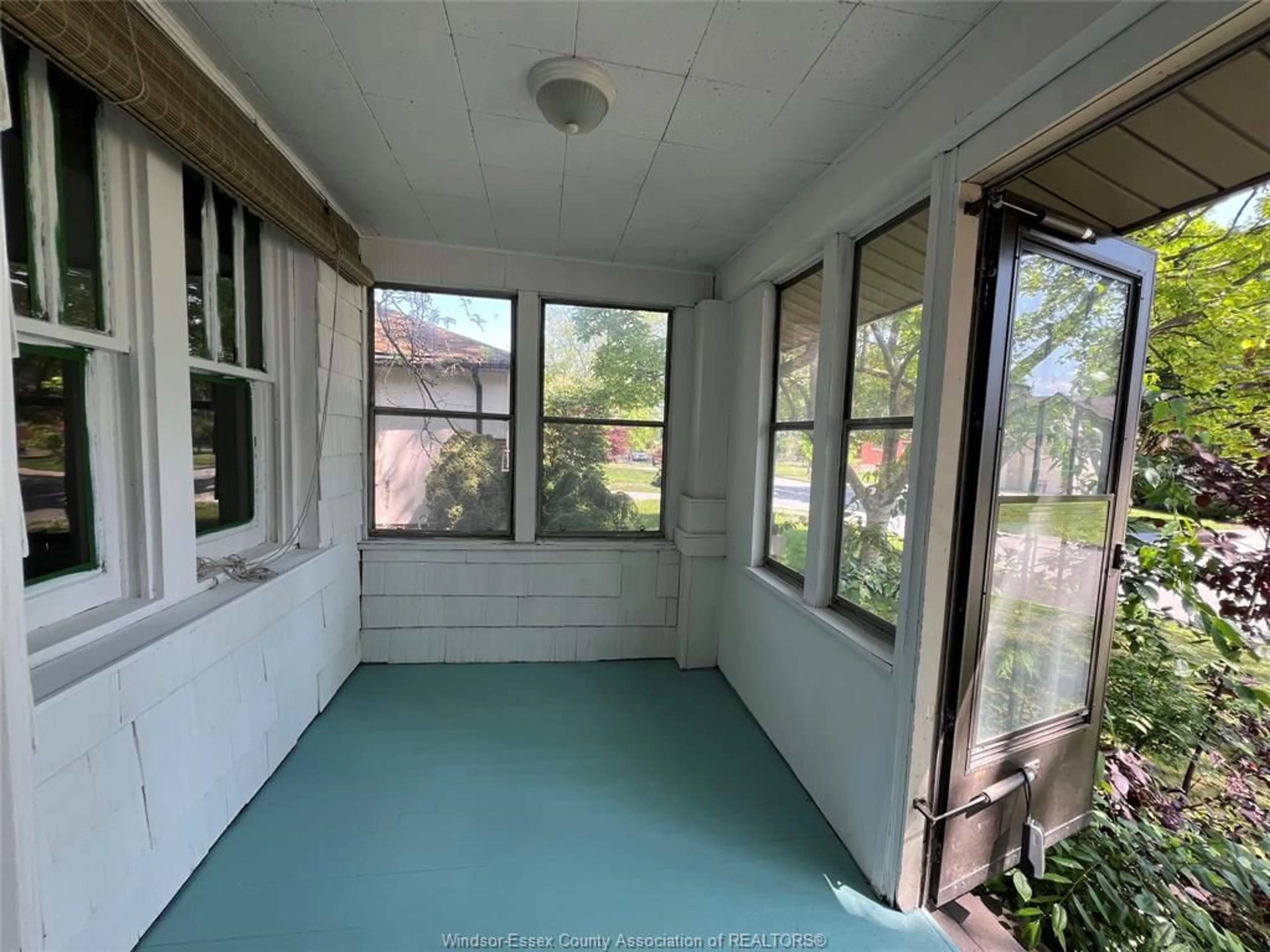 A pic of a room for 2423 PRINCESS Ave, Windsor Ontario N8T 1V2