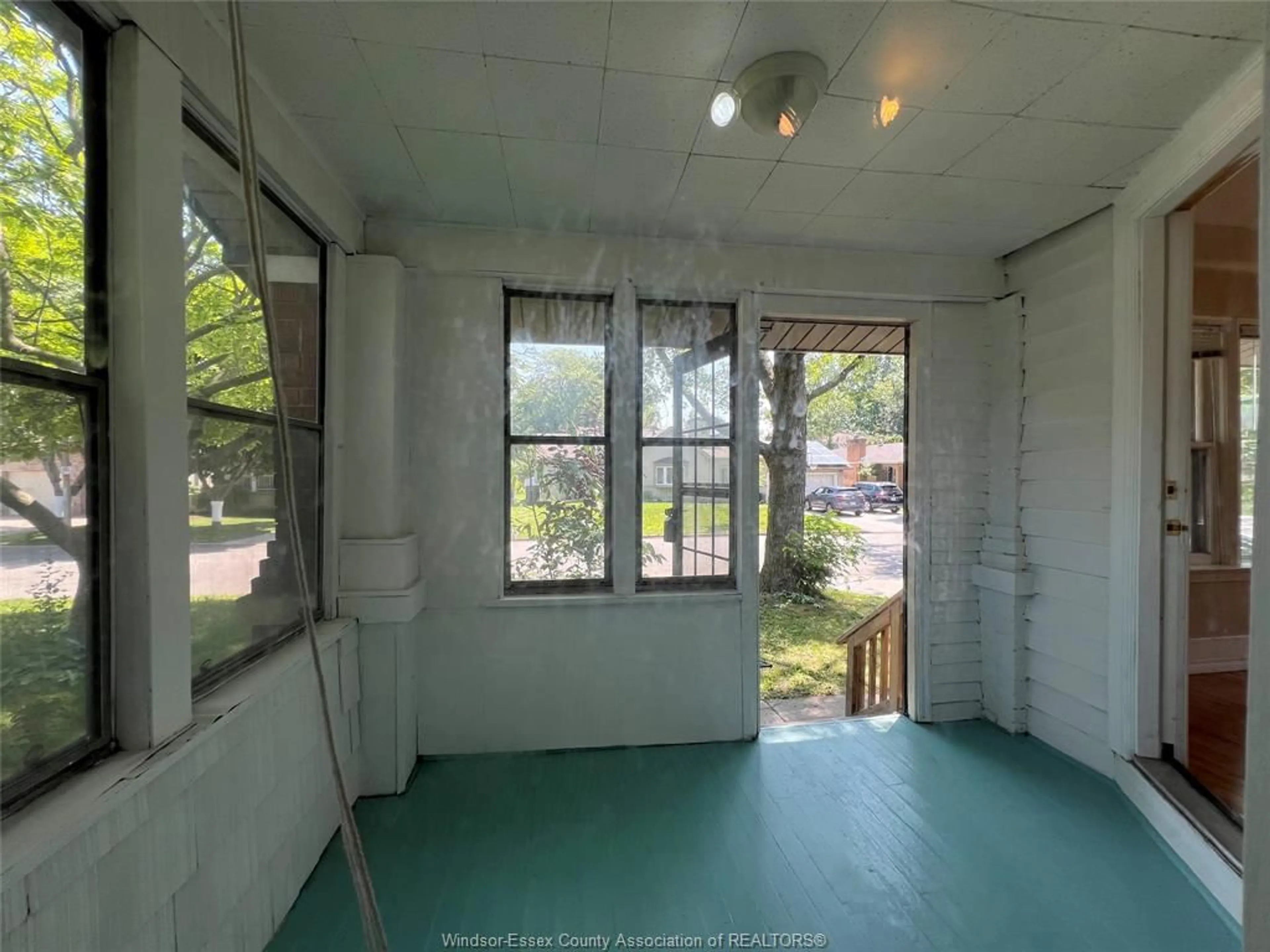 A pic of a room for 2423 PRINCESS Ave, Windsor Ontario N8T 1V2