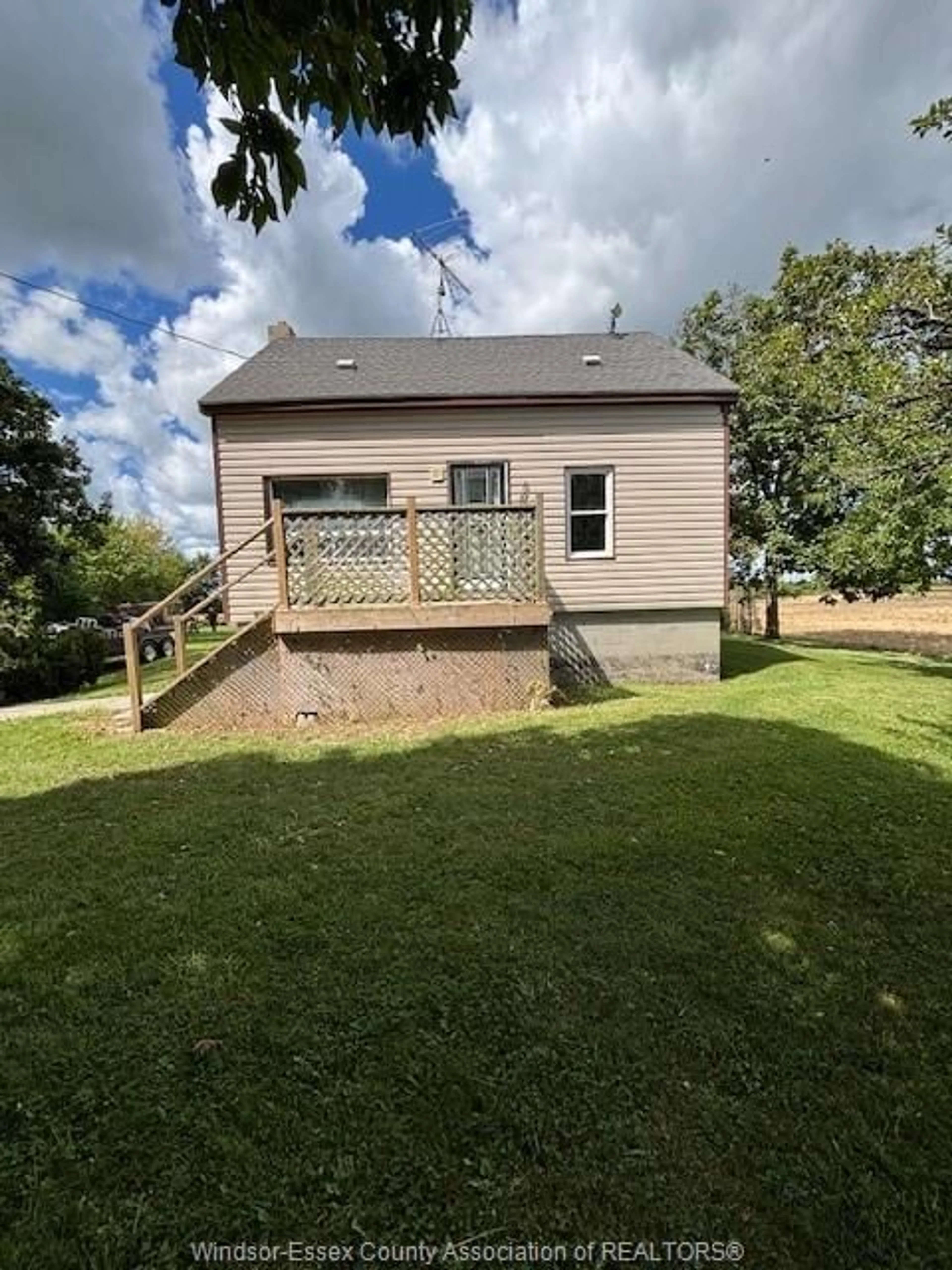 A pic from outside/outdoor area/front of a property/back of a property/a pic from drone, building for 2543 LAKESHORE ROAD 243, Rochester Ontario N0R 1A0