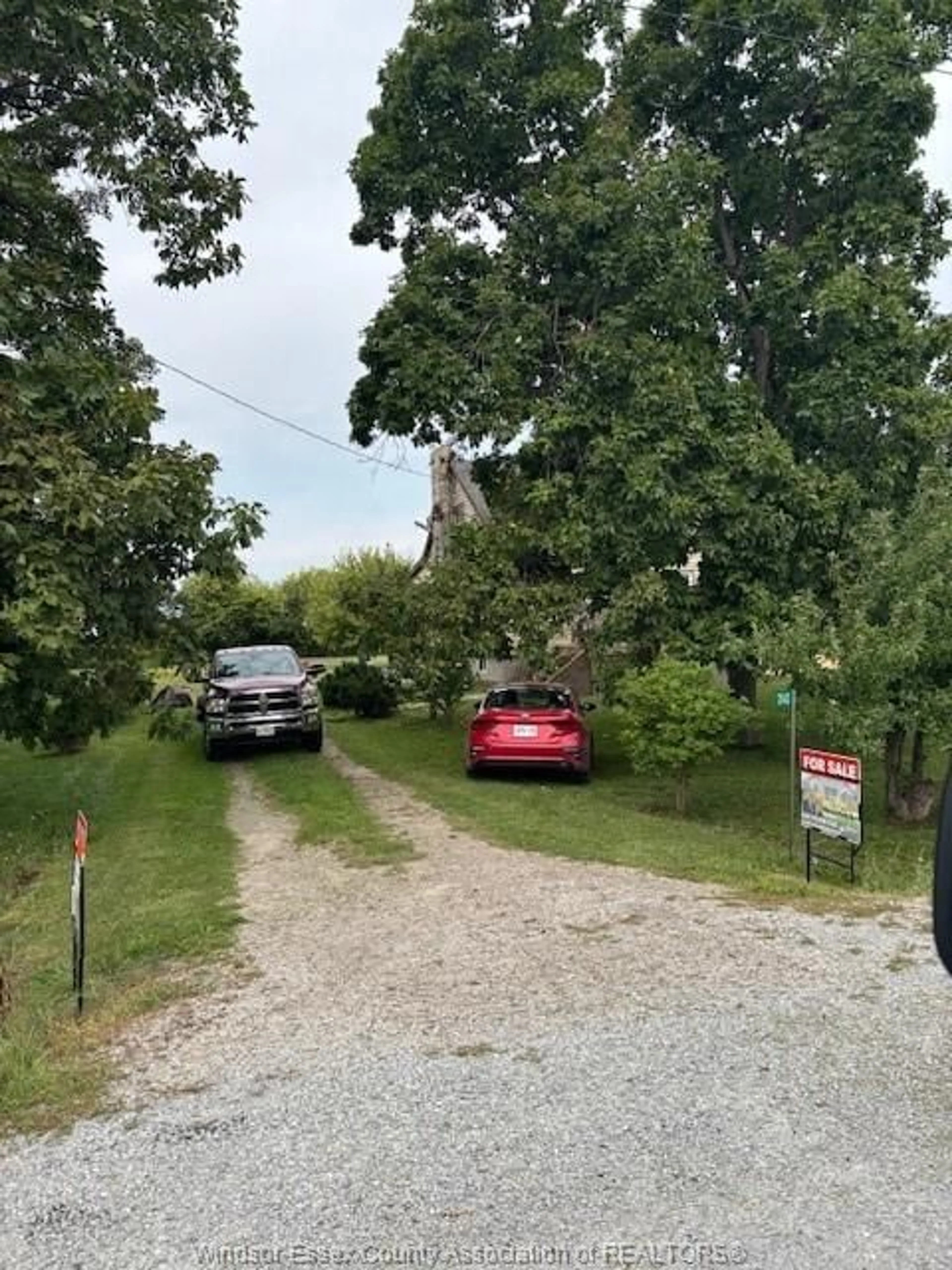 A pic from outside/outdoor area/front of a property/back of a property/a pic from drone, street for 2543 LAKESHORE ROAD 243, Rochester Ontario N0R 1A0