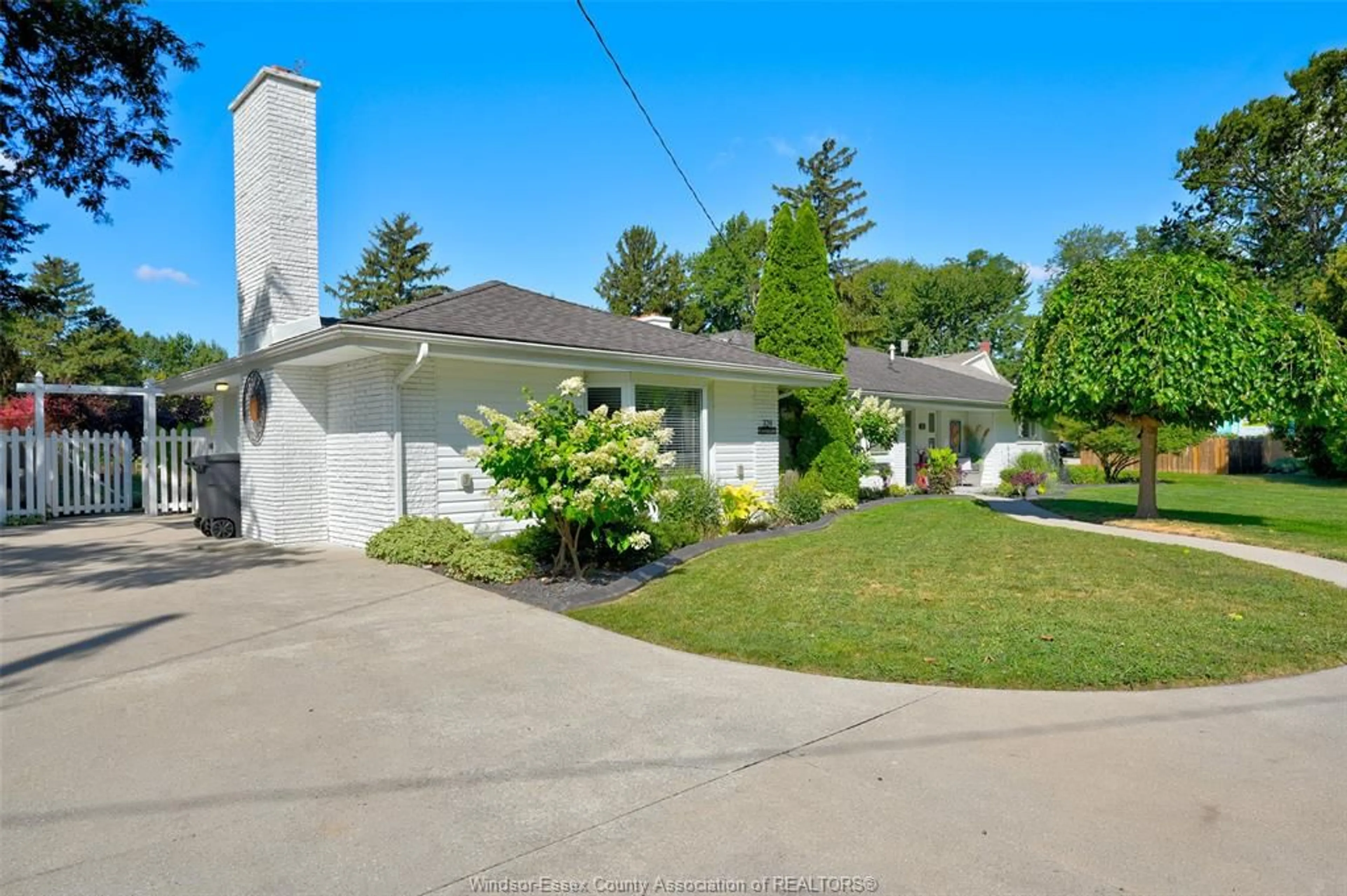A pic from outside/outdoor area/front of a property/back of a property/a pic from drone, street for 329 CORONADO, Tecumseh Ontario N8N 2E5
