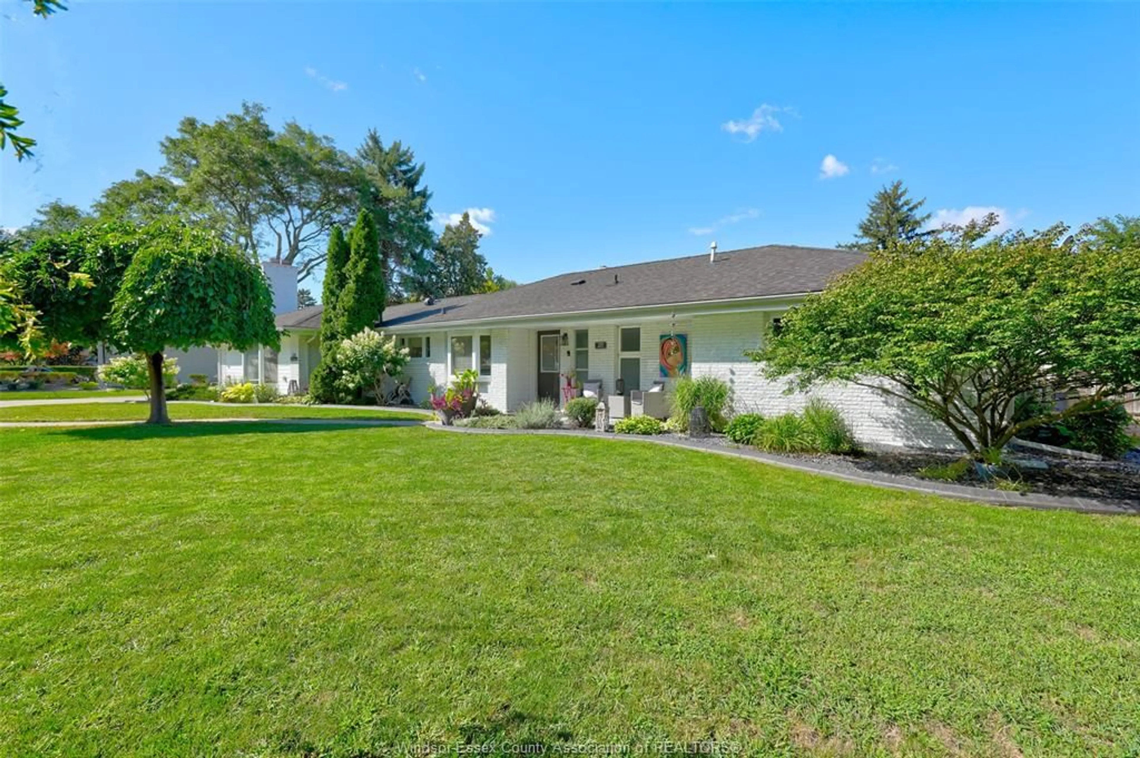 A pic from outside/outdoor area/front of a property/back of a property/a pic from drone, street for 329 CORONADO, Tecumseh Ontario N8N 2E5