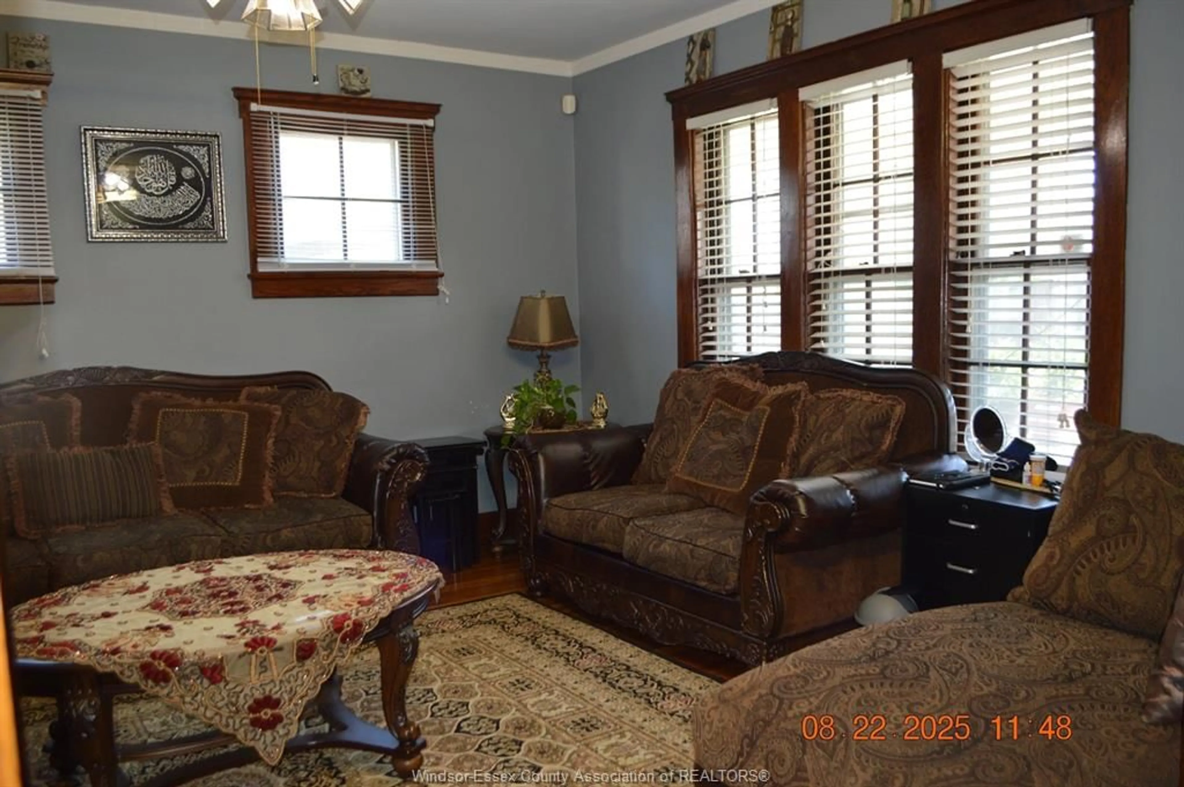Living room with furniture, wood/laminate floor for 156 GILES Blvd, Windsor Ontario N9A 4B9