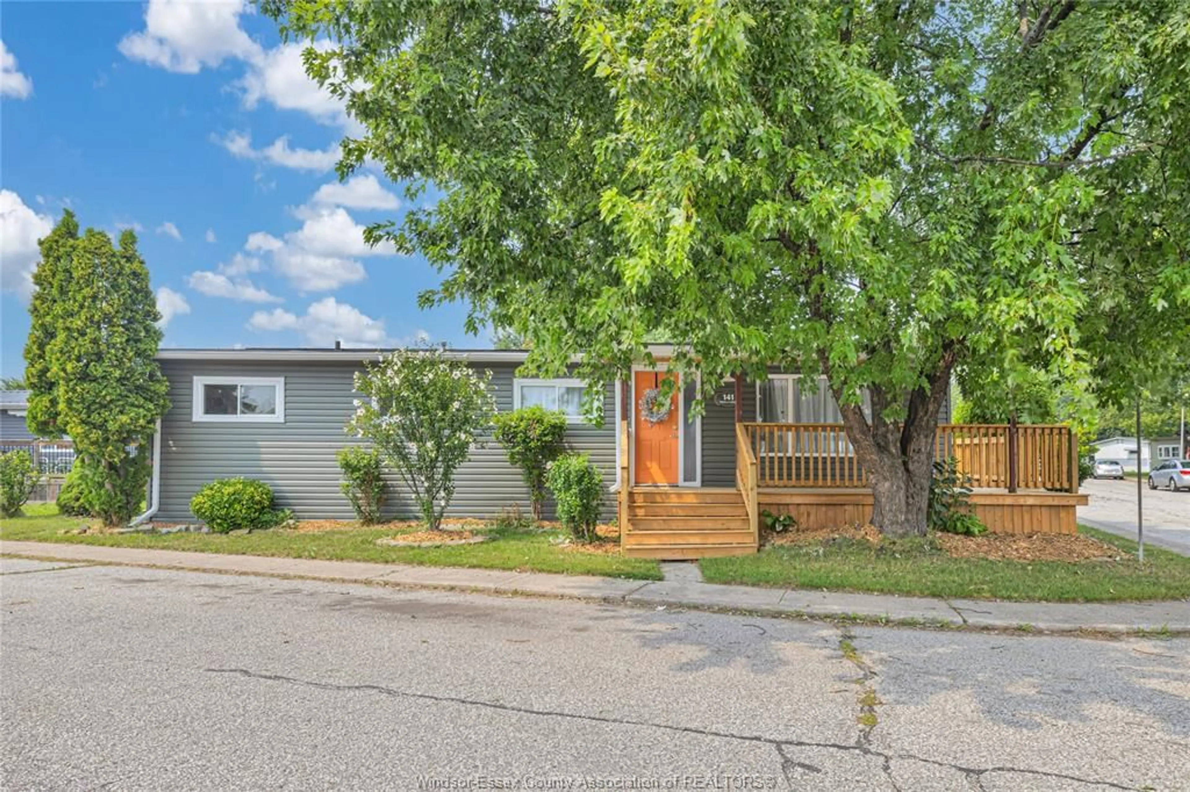 Home with vinyl exterior material, street for 141 PAULA Cres, Lakeshore Ontario N8N 2V5