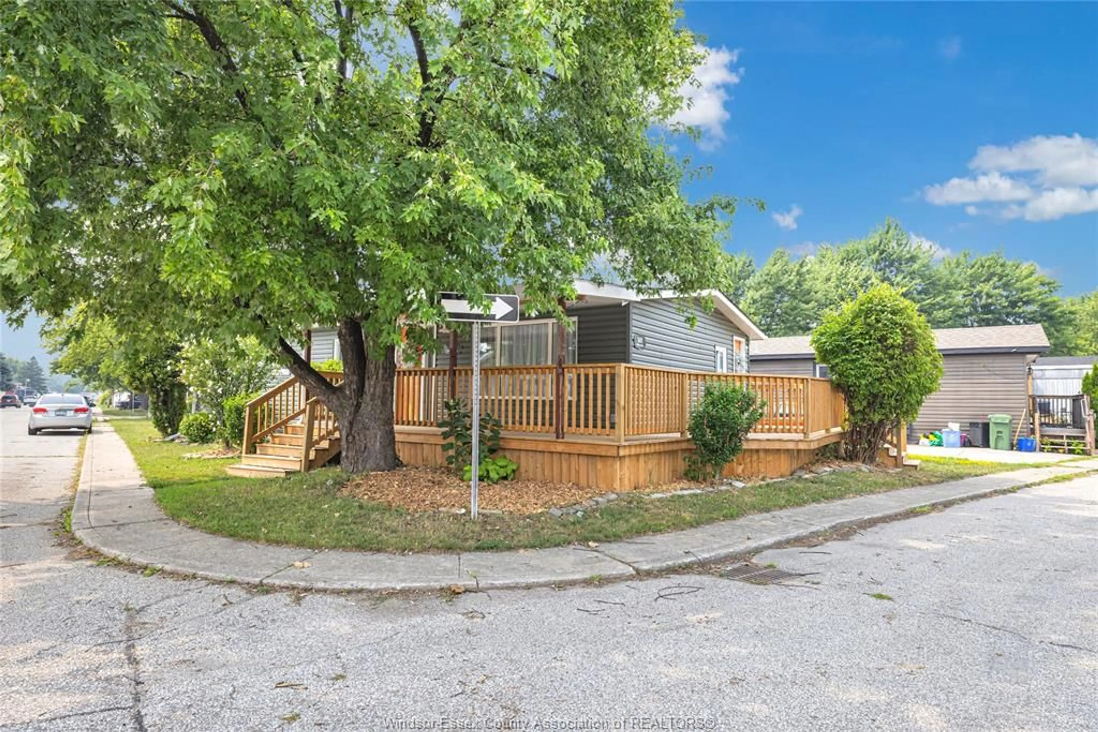 A pic from outside/outdoor area/front of a property/back of a property/a pic from drone, street for 141 PAULA Cres, Lakeshore Ontario N8N 2V5