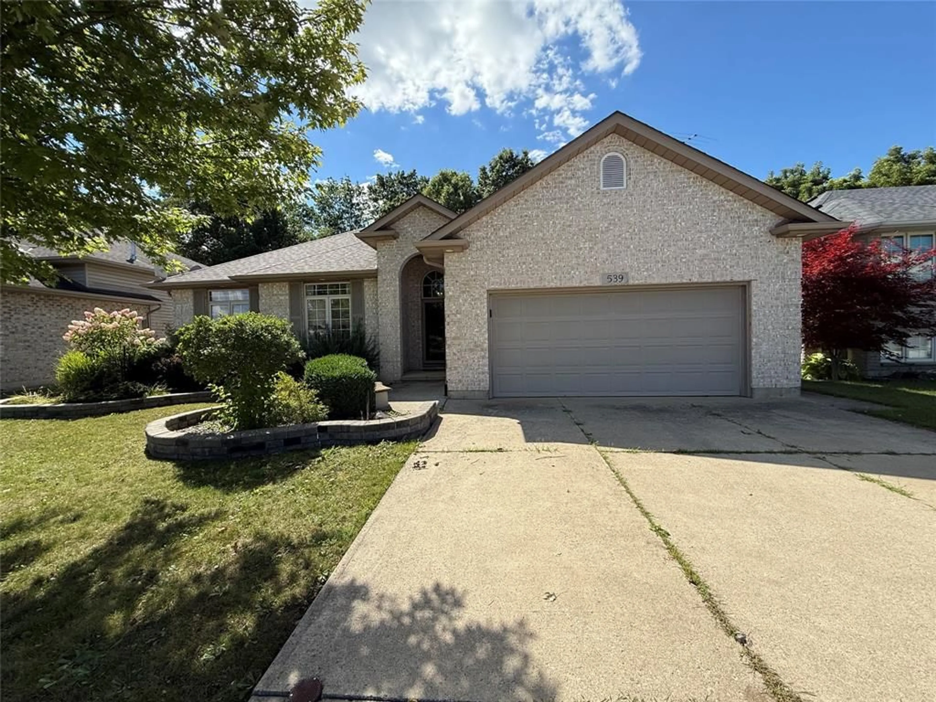 Unknown for 539 COUNTRYVIEW Dr, Petrolia Ontario N0N 1R0