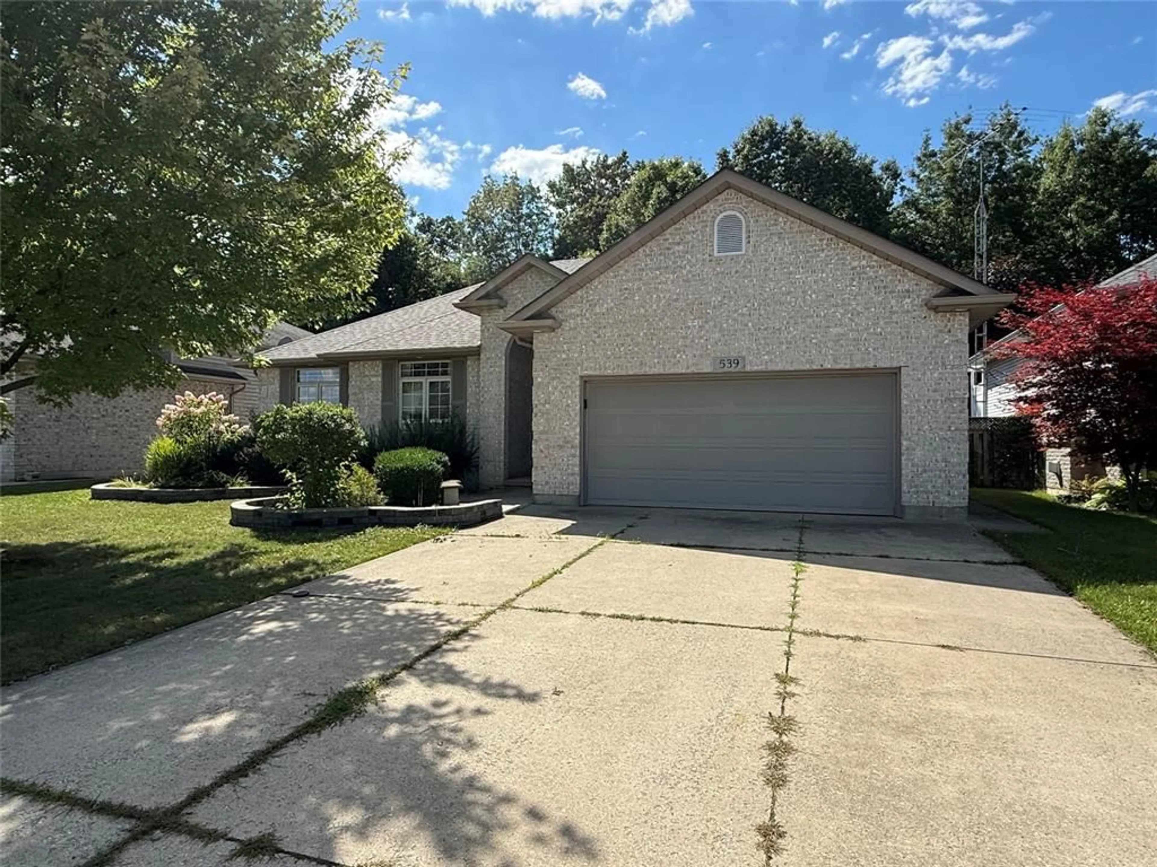 Unknown for 539 COUNTRYVIEW Dr, Petrolia Ontario N0N 1R0