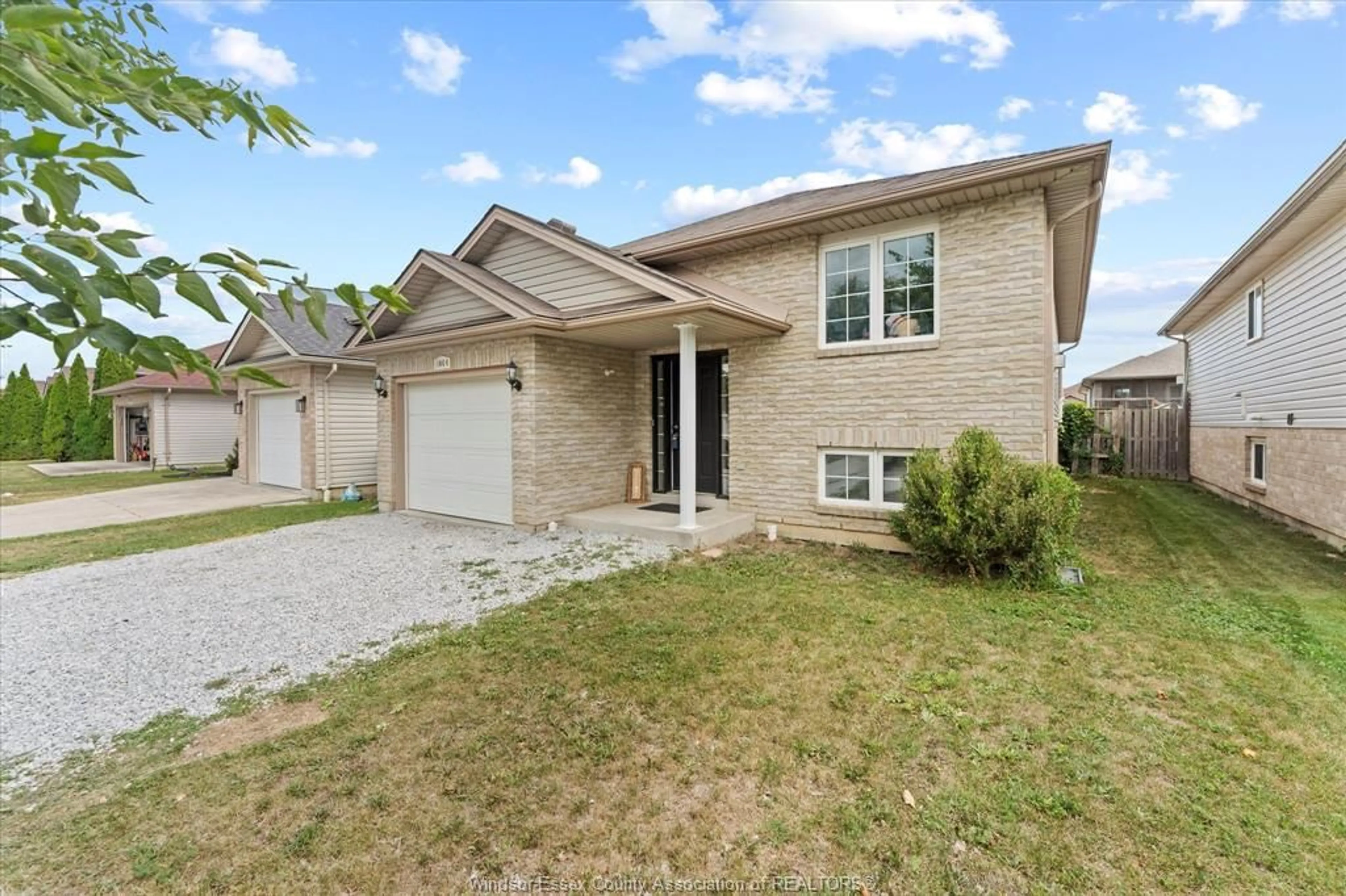 Home with brick exterior material, street for 1064 PEARSON Ave, Windsor Ontario N8P 1Y6