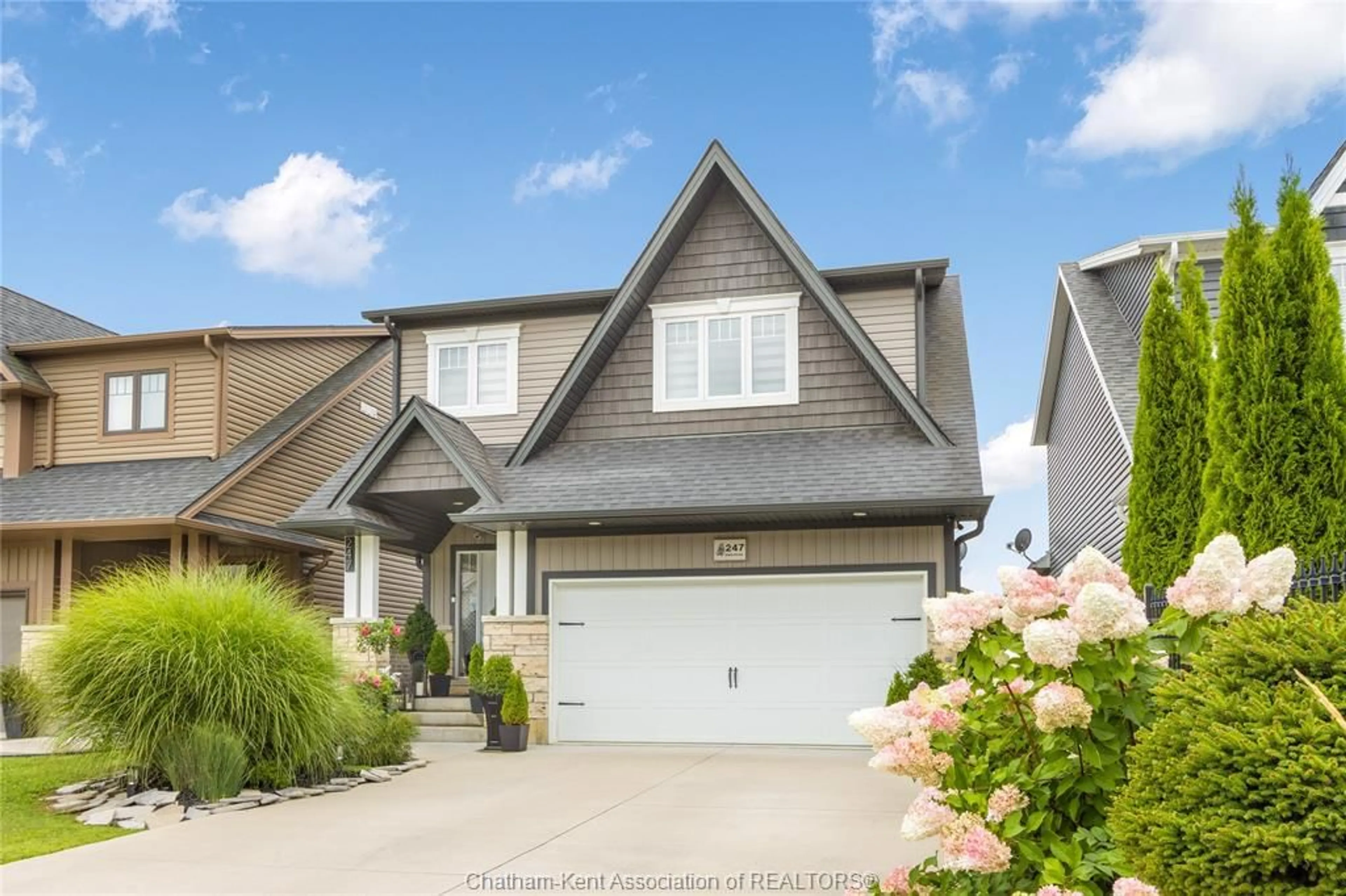 Home with vinyl exterior material, street for 247 HUDSON Dr, Chatham Ontario N7L 0A6
