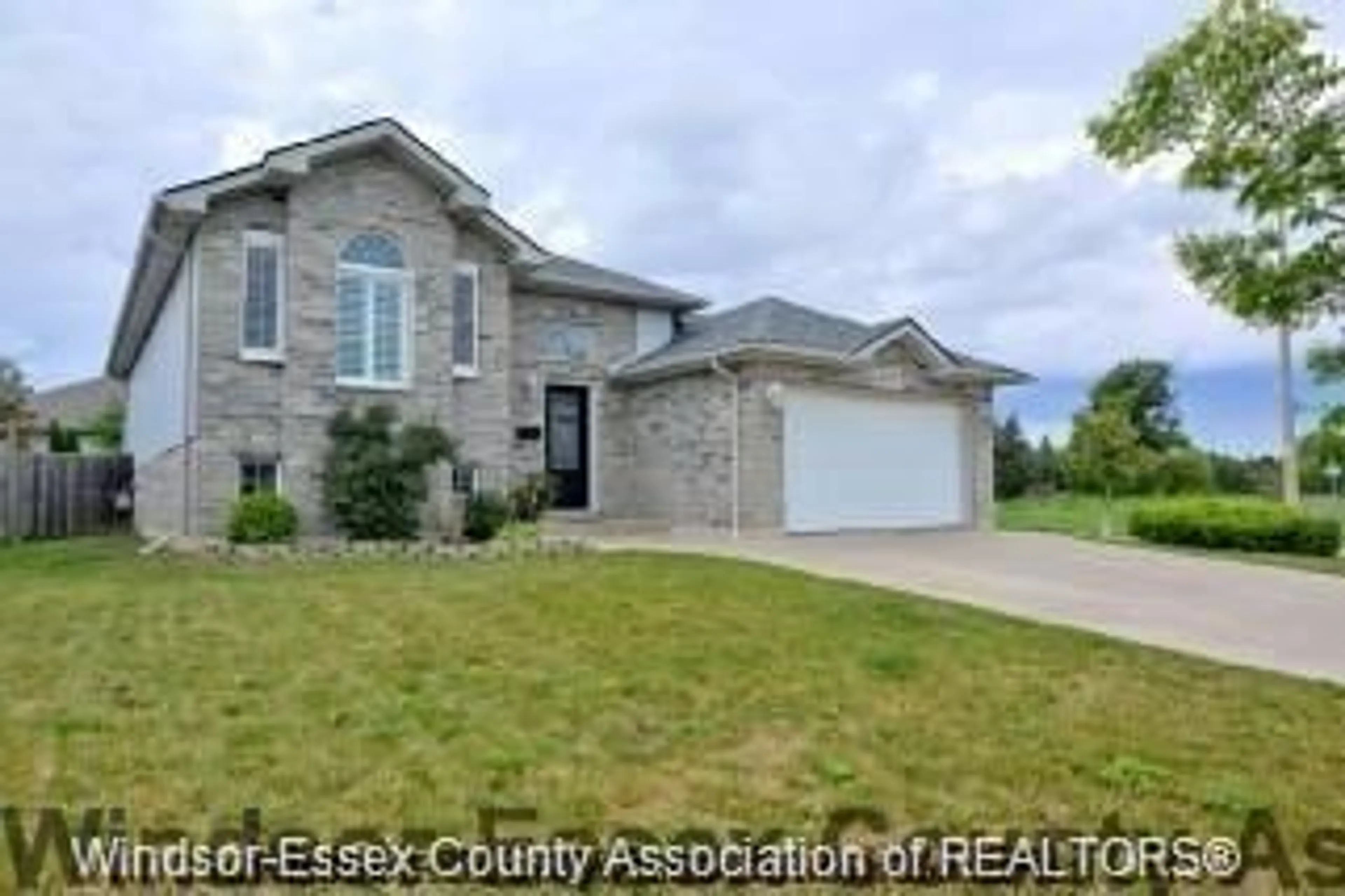 Unknown for 4137 ZURICH AVE, Windsor Ontario N9G 2Z5
