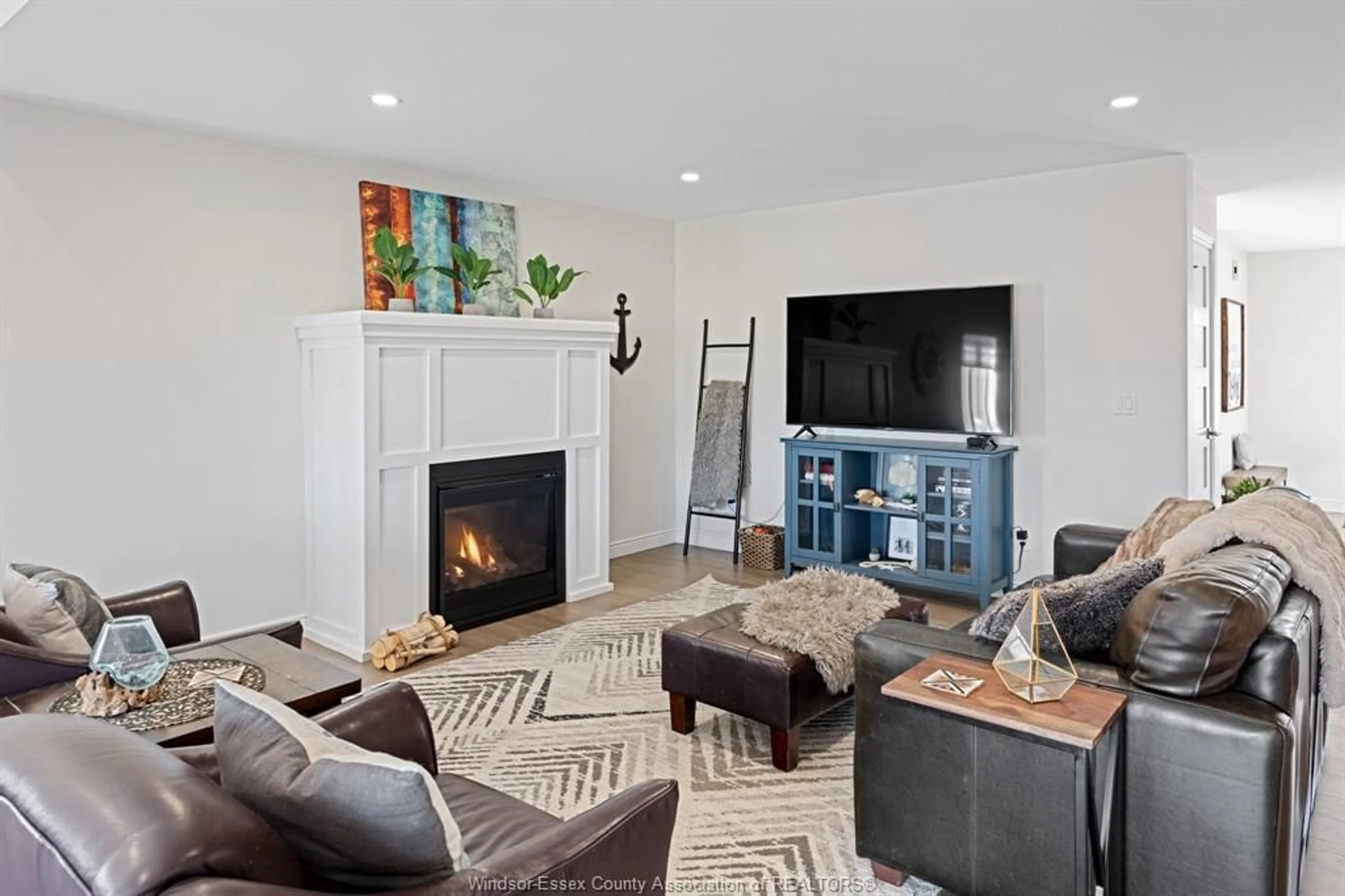 Living room with furniture, unknown for 19020 HAVEN Ave, Lakeshore Ontario N0P 2L0