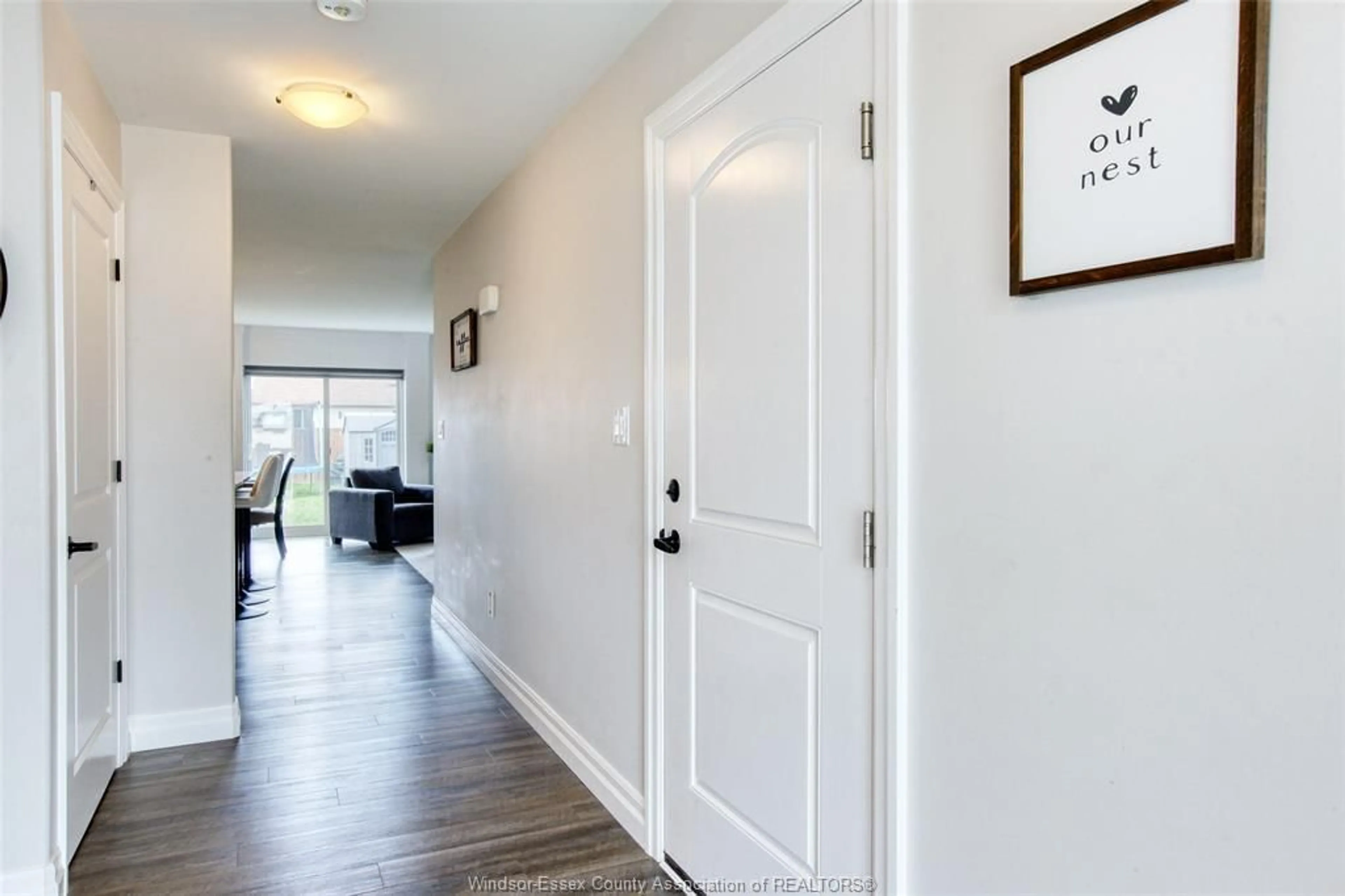 Indoor entryway for 199 MEADOWVIEW, Amherstburg Ontario N9V 0G1