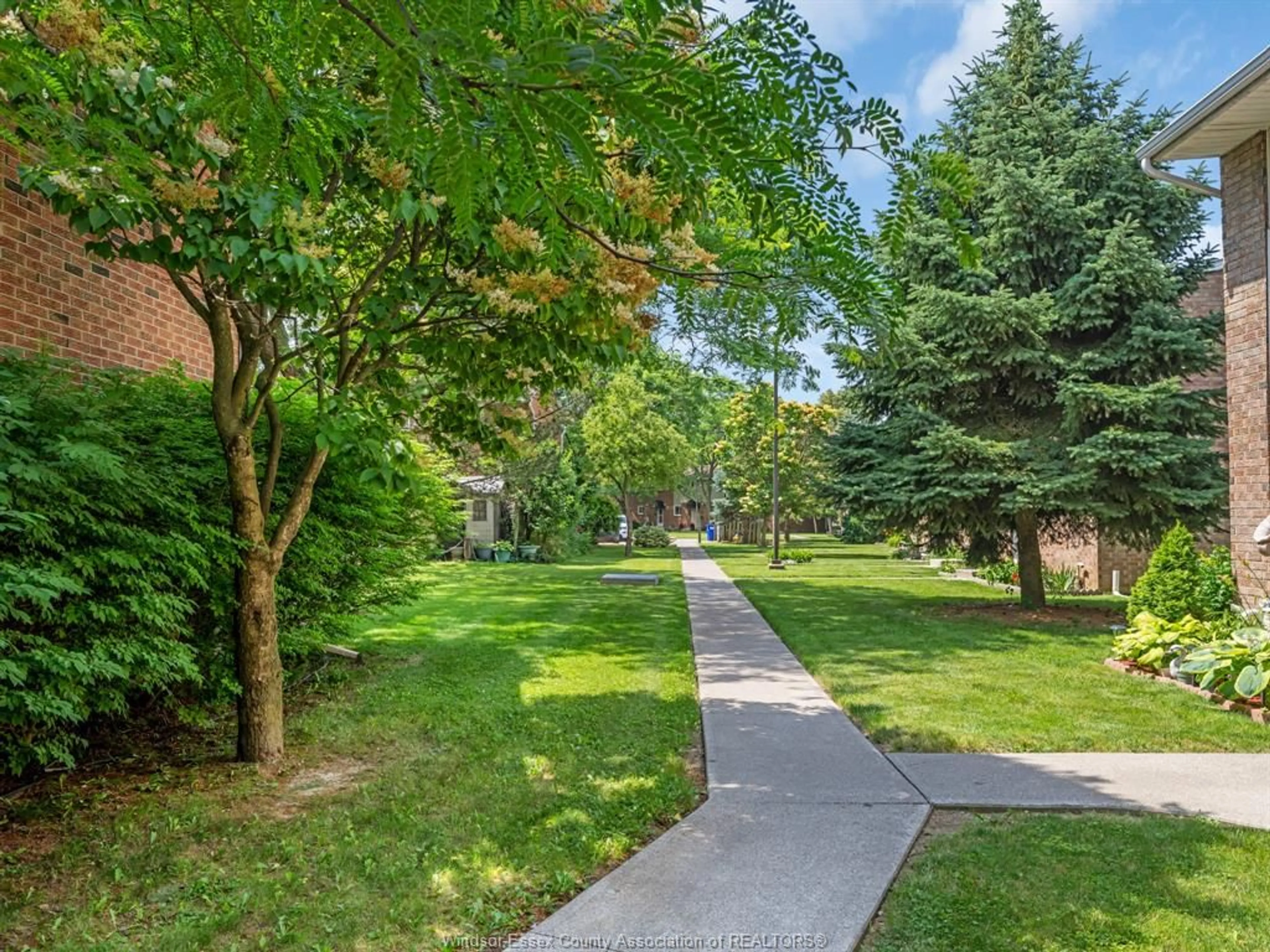Patio, street for 9384 ESPLANADE #3, Windsor Ontario N8R 2A3