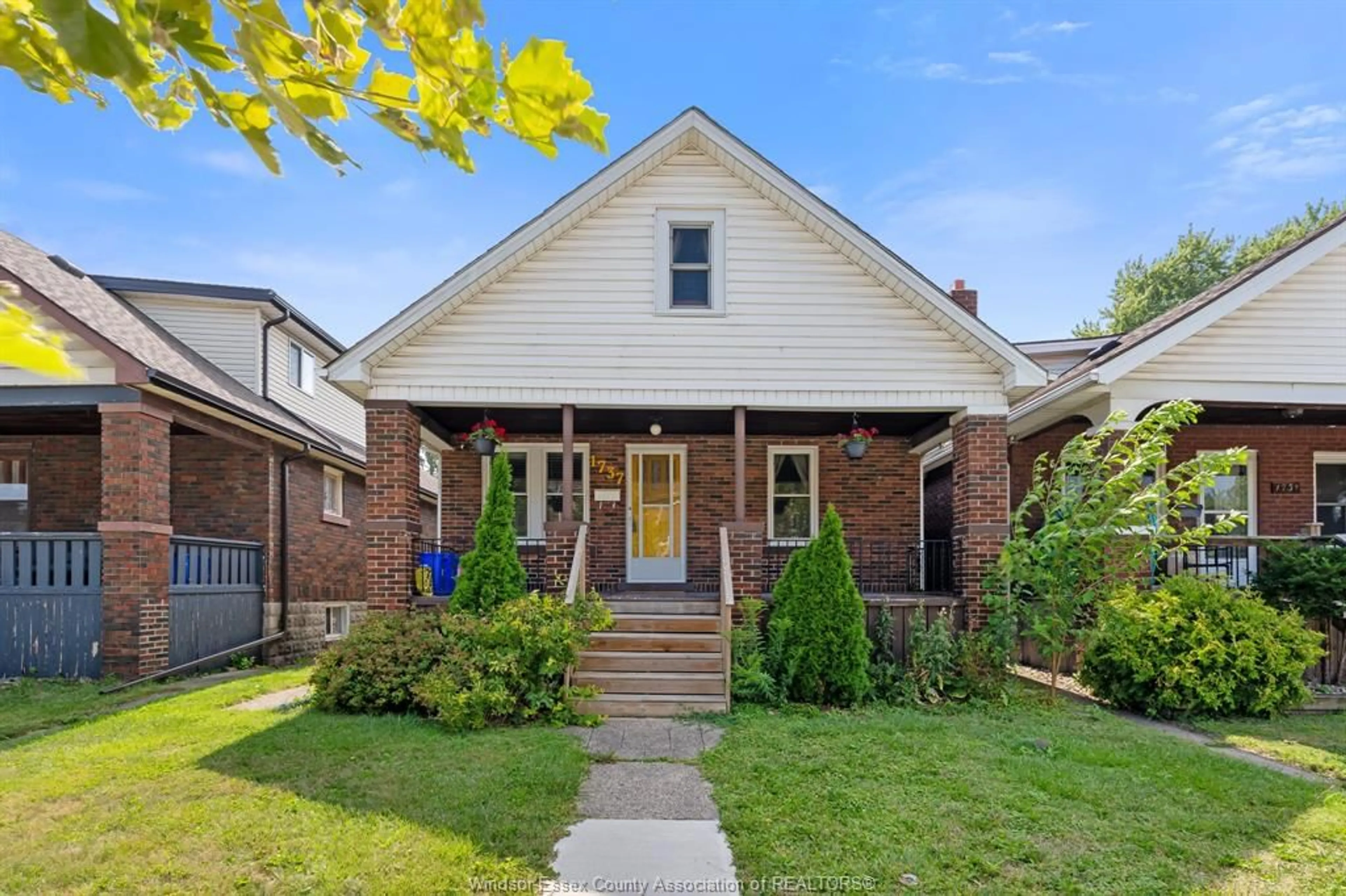 Home with brick exterior material, street for 1737 LINCOLN RD, Windsor Ontario N8W 2P6