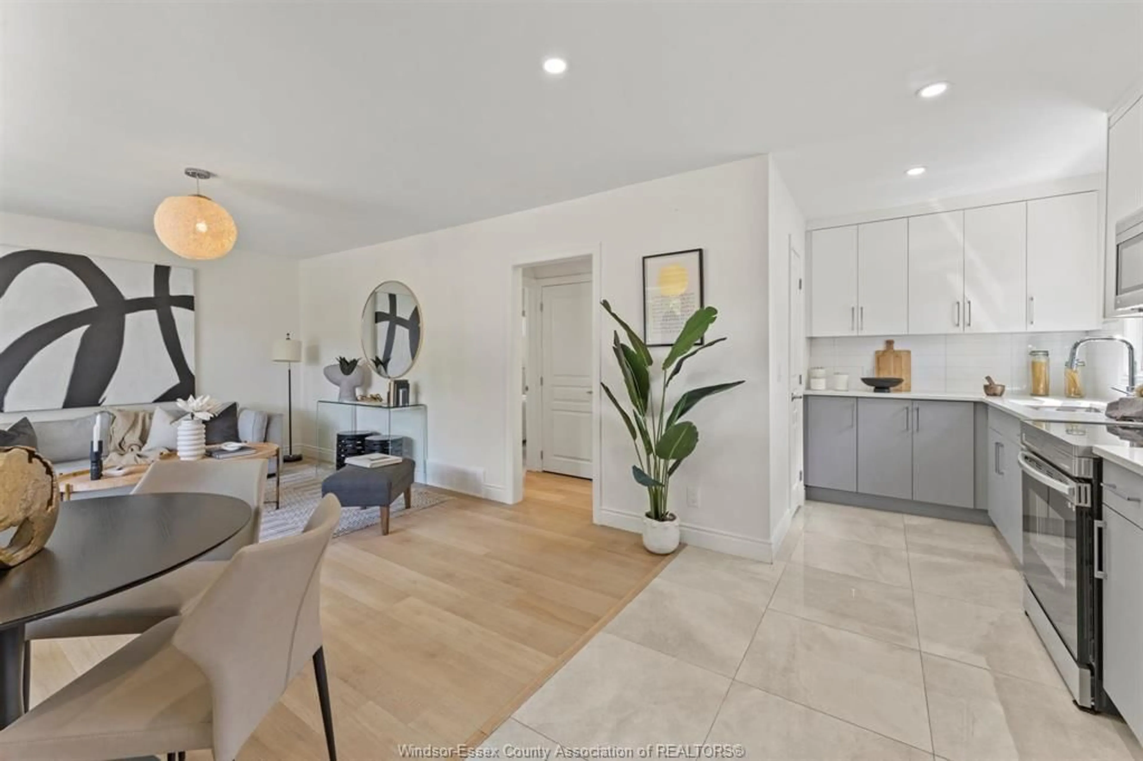 Open concept kitchen, ceramic/tile floor for 1852 LABADIE, Windsor Ontario N8W 4S7