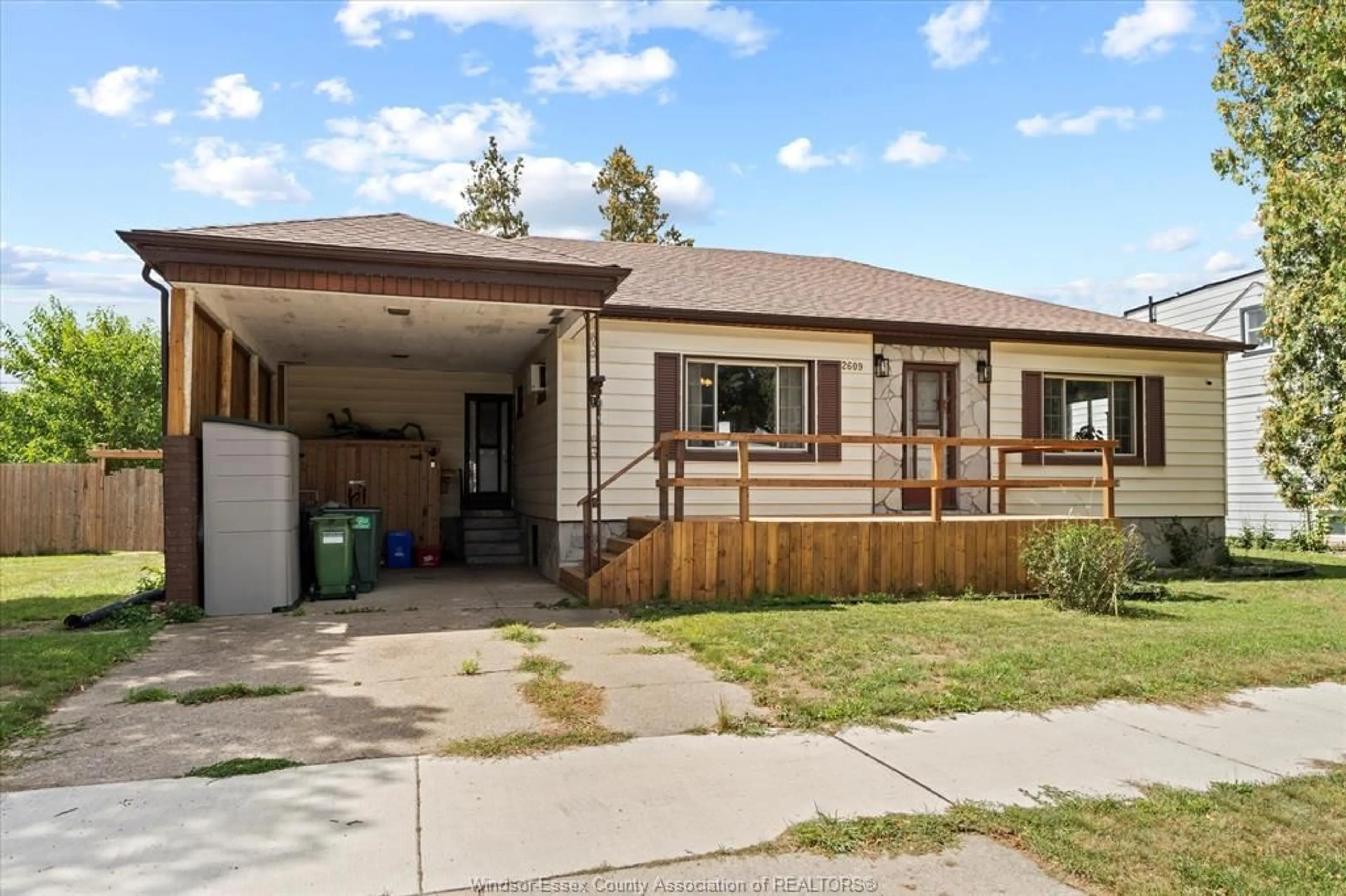 Home with vinyl exterior material, street for 2609 ALEXIS Ave, Windsor Ontario N8W 3Z8