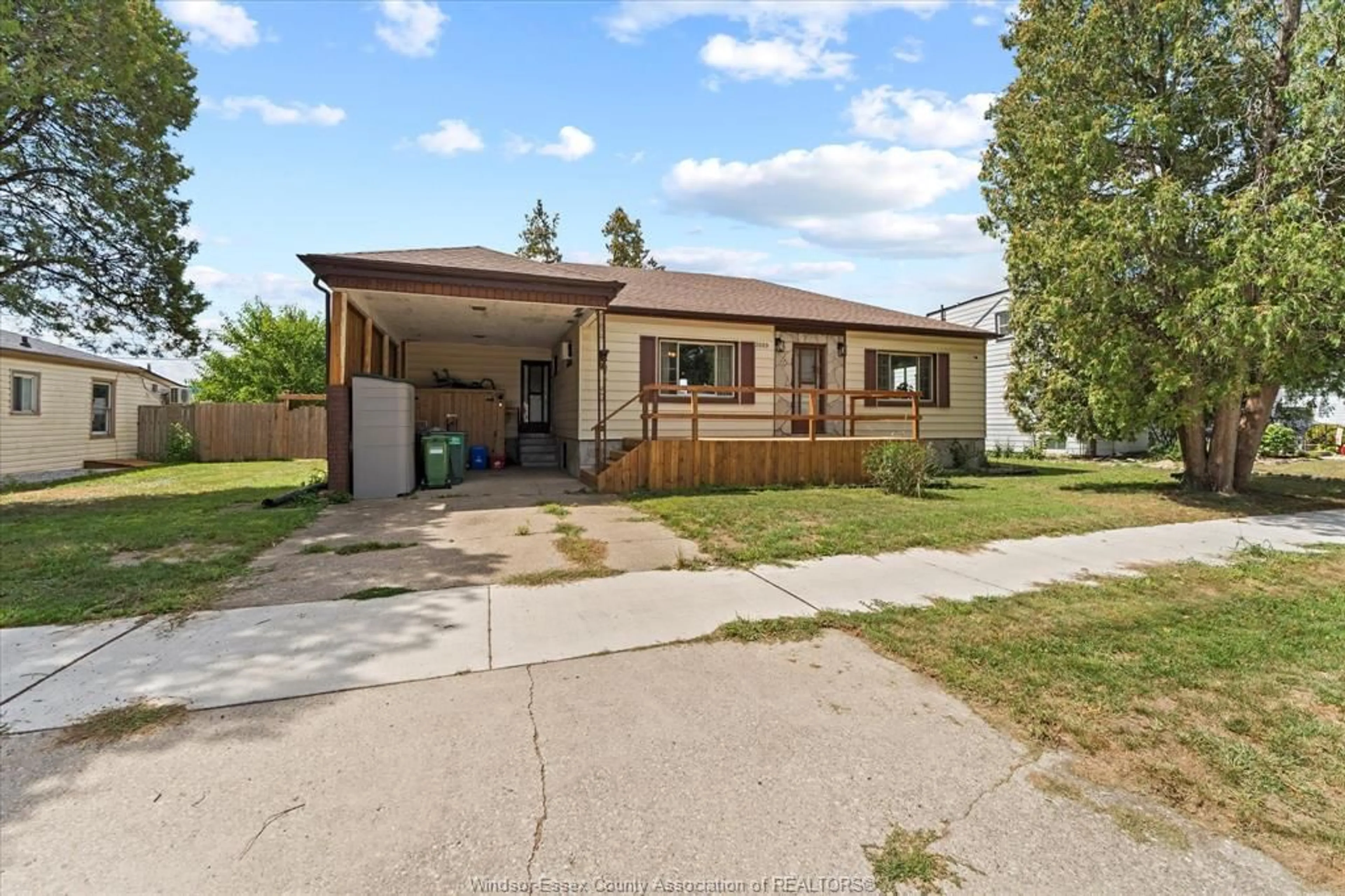 Unknown for 2609 ALEXIS Ave, Windsor Ontario N8W 3Z8