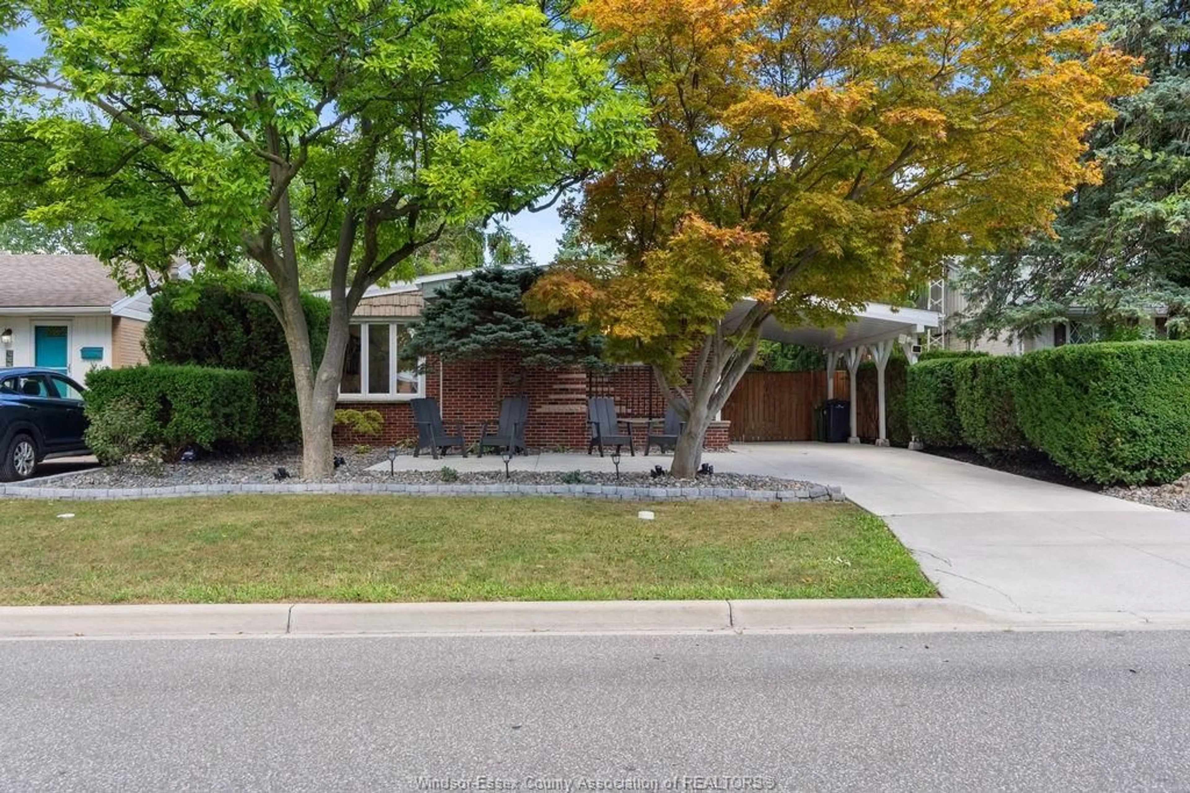 Home with brick exterior material, street for 1252 MATTHEW BRADY, Windsor Ontario N8S 3K4