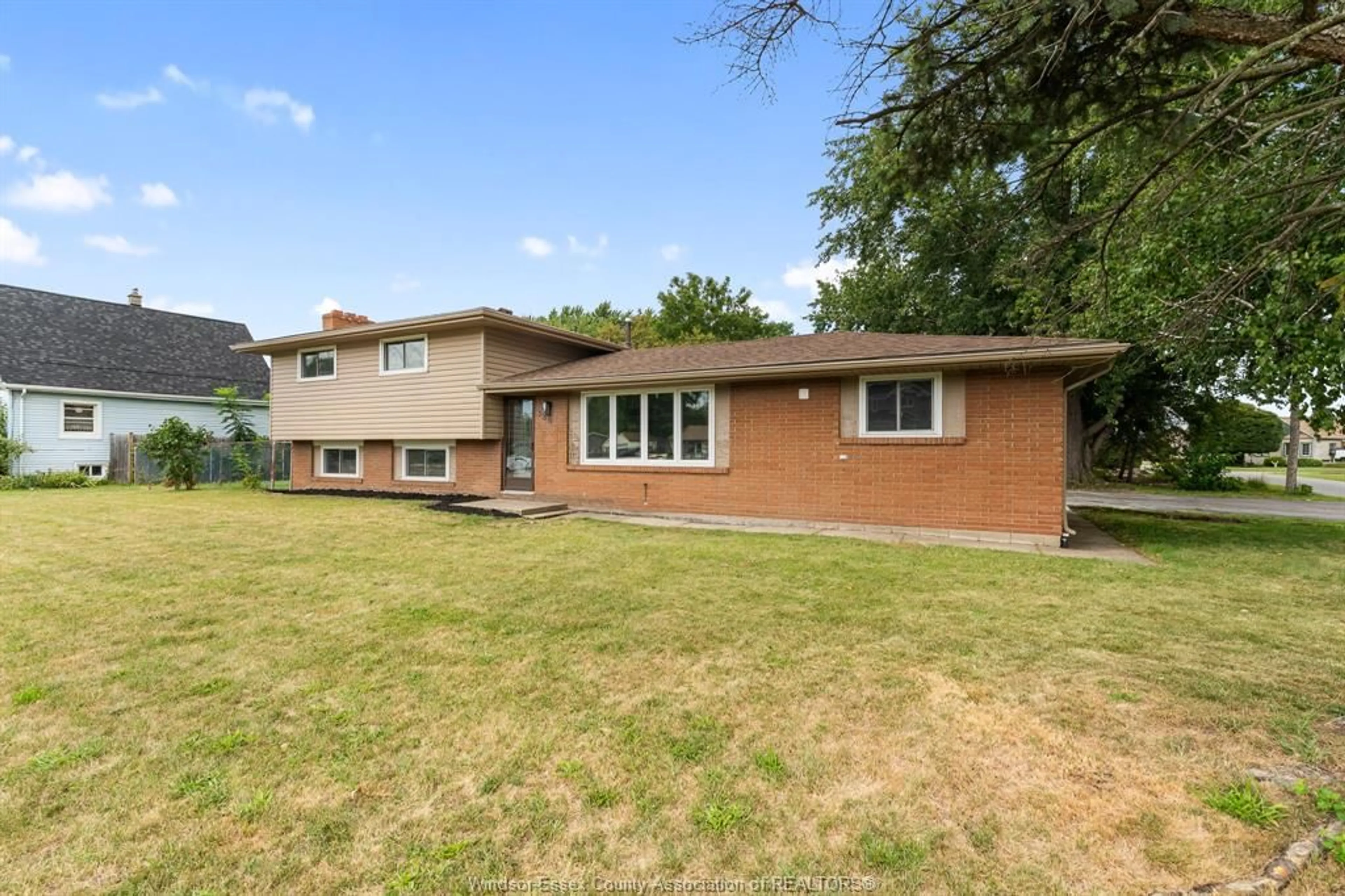 Home with brick exterior material, street for 380 HIGHWAY 18, LaSalle Ontario N9J 1Z7