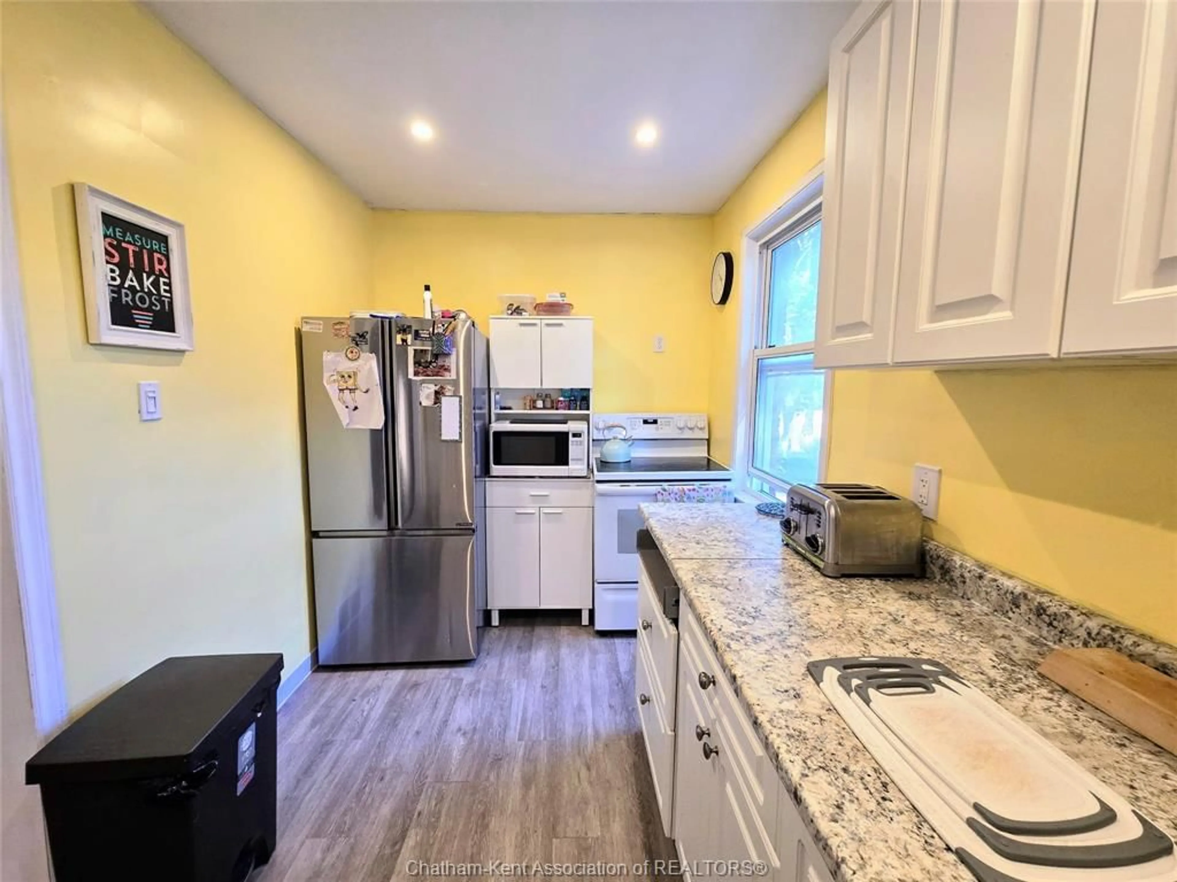 Unknown for 74 Sunnyside Ave, Chatham Ontario N7M 1Z7