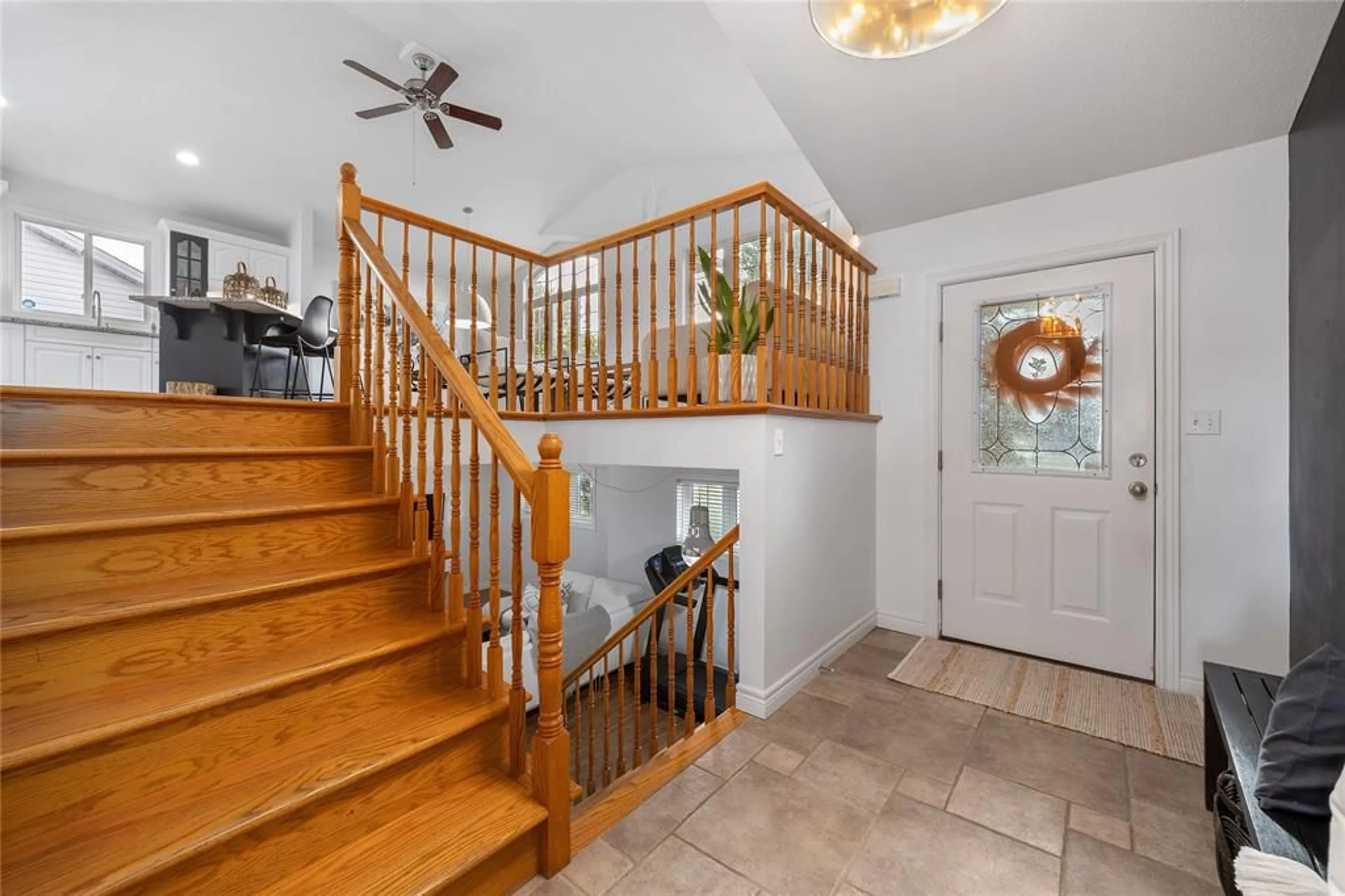 Indoor entryway for 386 Nash Dr, St Clair Ontario N0N 1G0