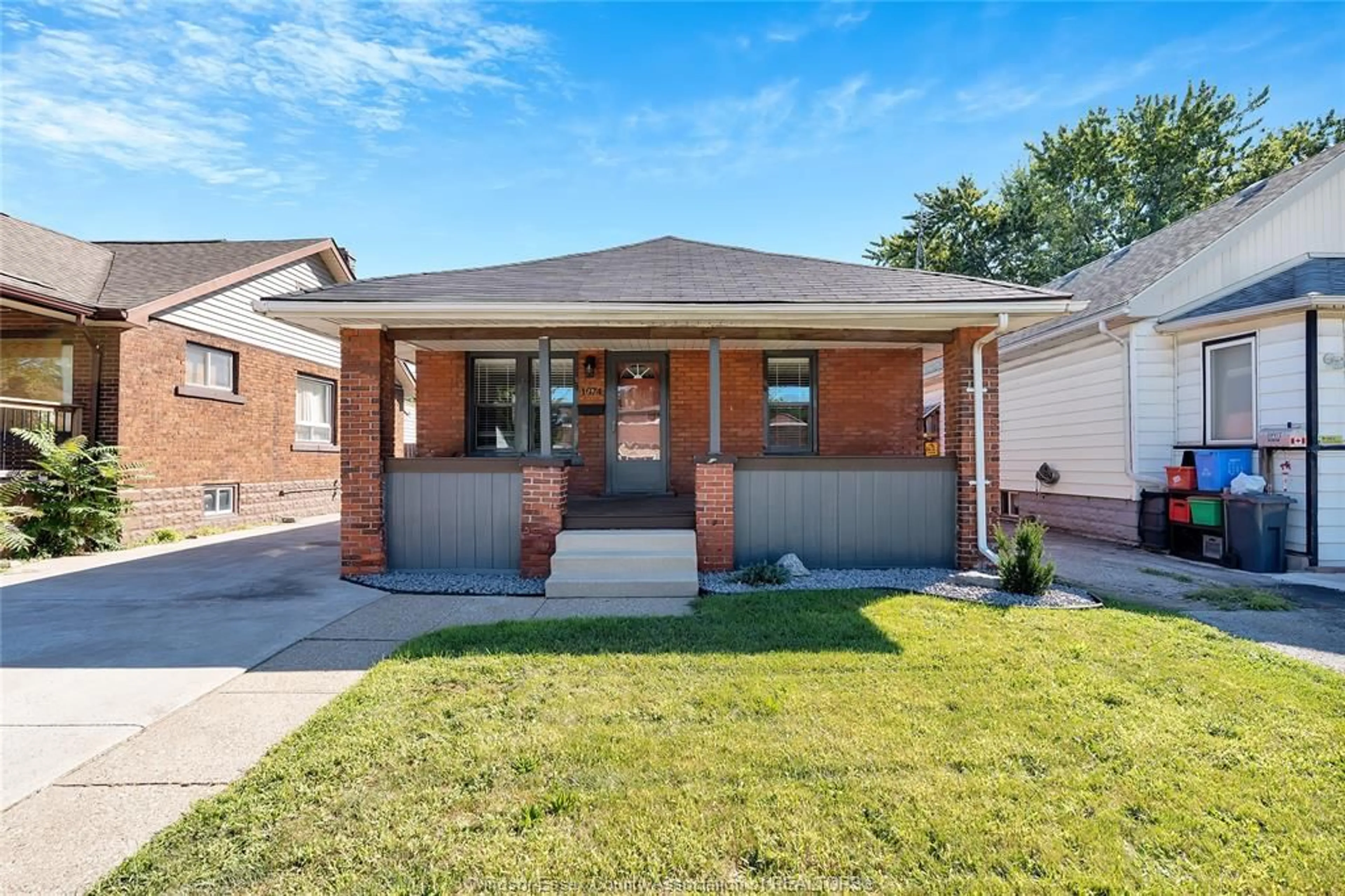 Home with brick exterior material, street for 1074 FELIX, Windsor Ontario N9C 3L5