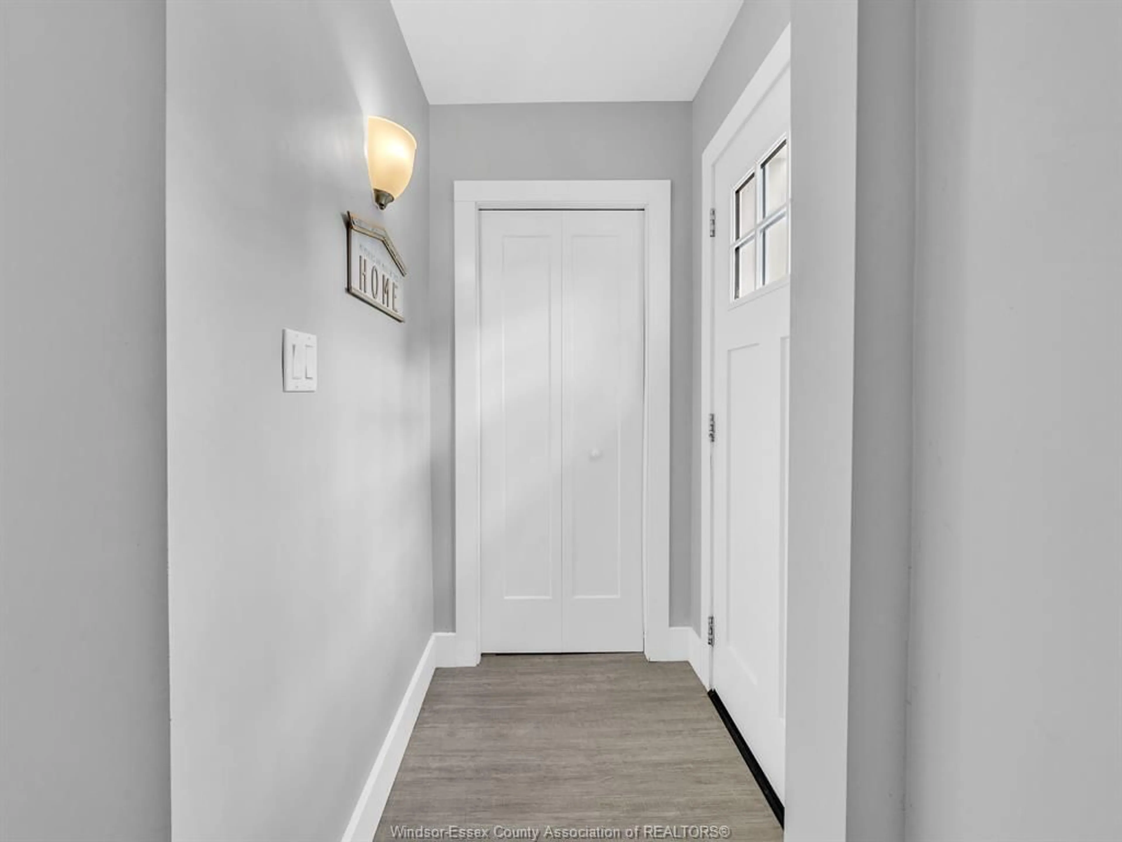 Indoor entryway for 1902 Tourangeau Rd, Windsor Ontario N8W 4N3