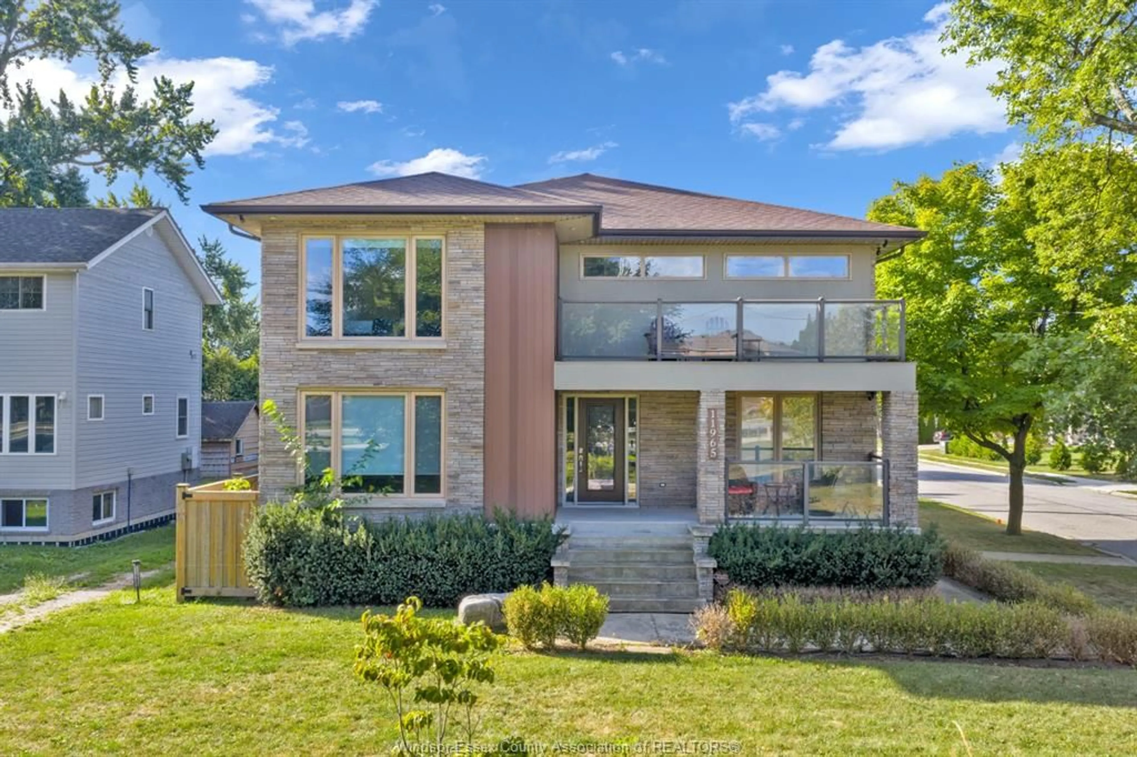 Home with brick exterior material, building for 11965 RIVERSIDE Dr, Windsor Ontario N8P 1A8