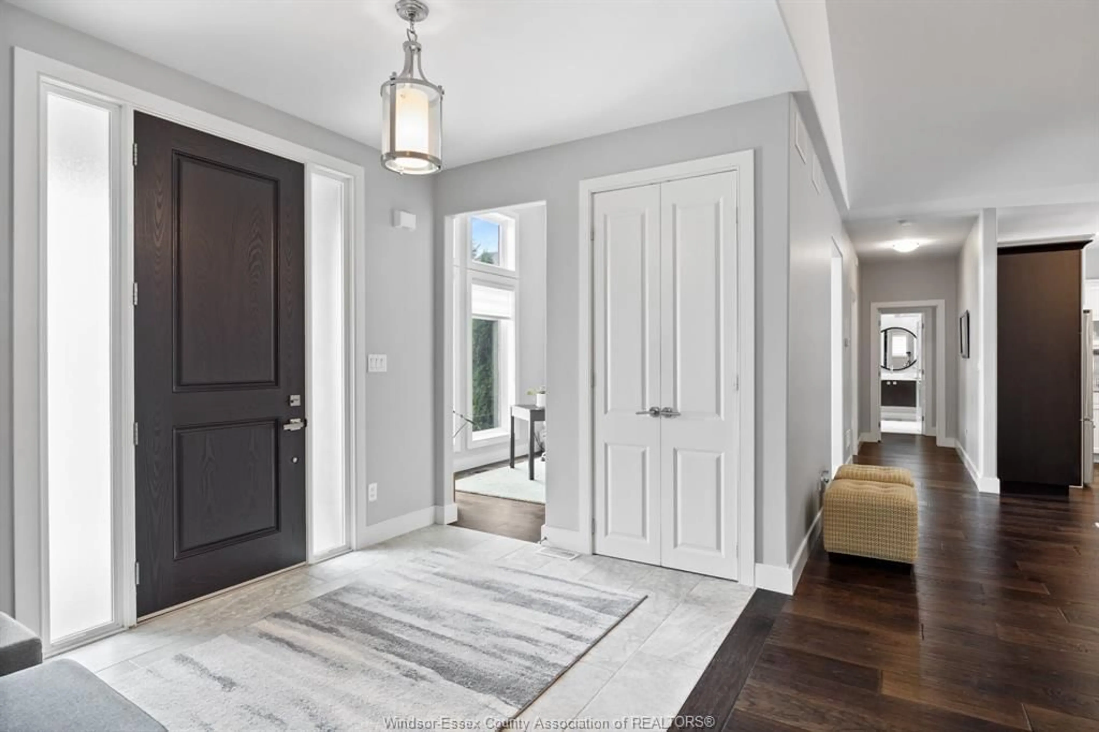 Indoor entryway for 8409 AALBERS Cres, Amherstburg Ontario N0R 1J0