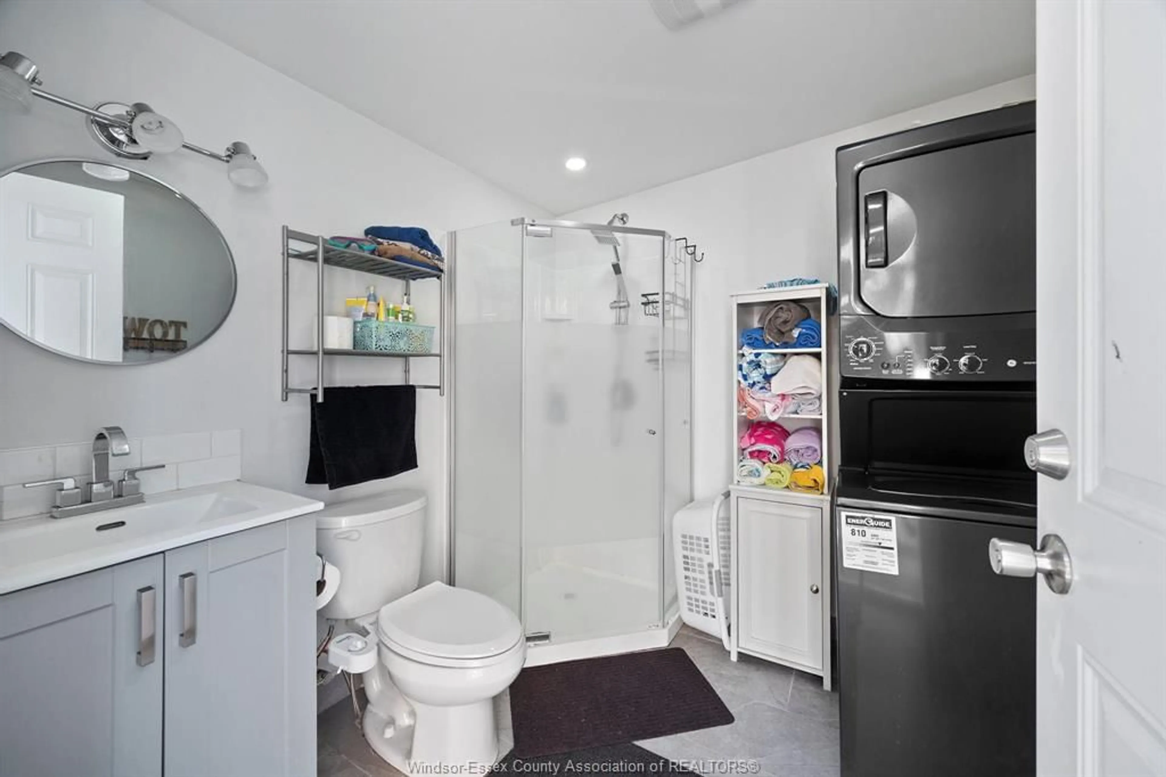 Standard bathroom, ceramic/tile floor for 449 CHAMBERS Dr, Lakeshore Ontario N8N 4R5