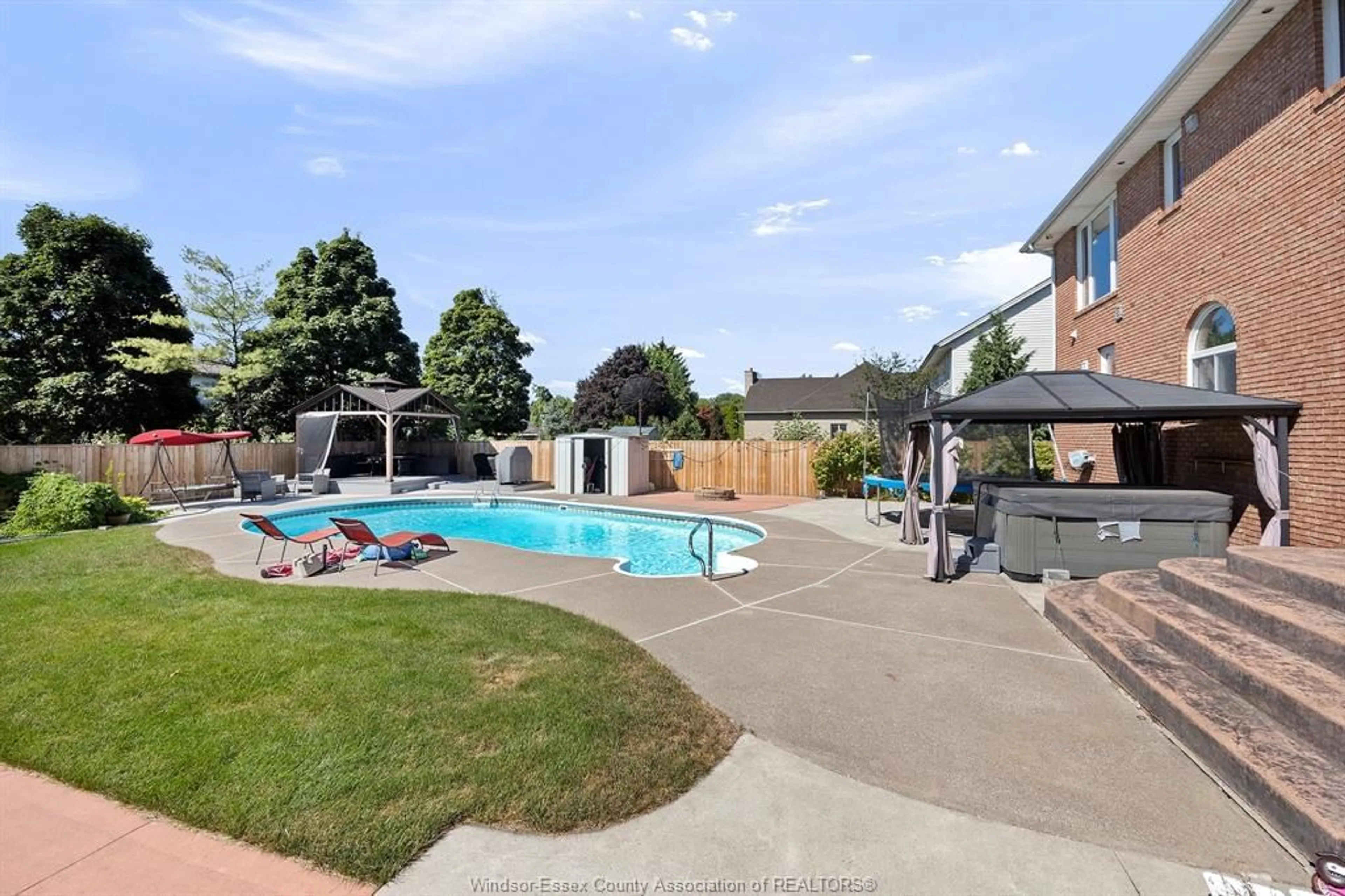 Pool for 449 CHAMBERS Dr, Lakeshore Ontario N8N 4R5
