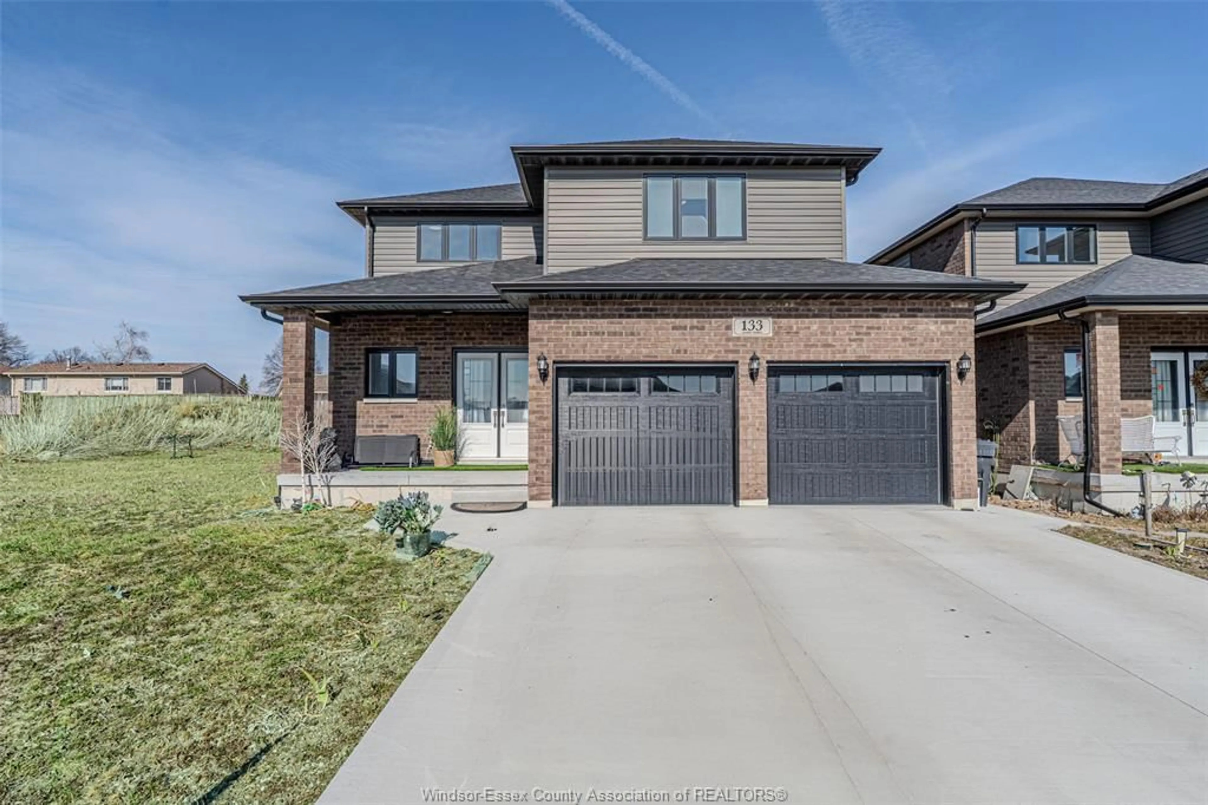 Home with brick exterior material, street for 133 CHURCHILL PARK, Chatham Ontario N7M 0R8