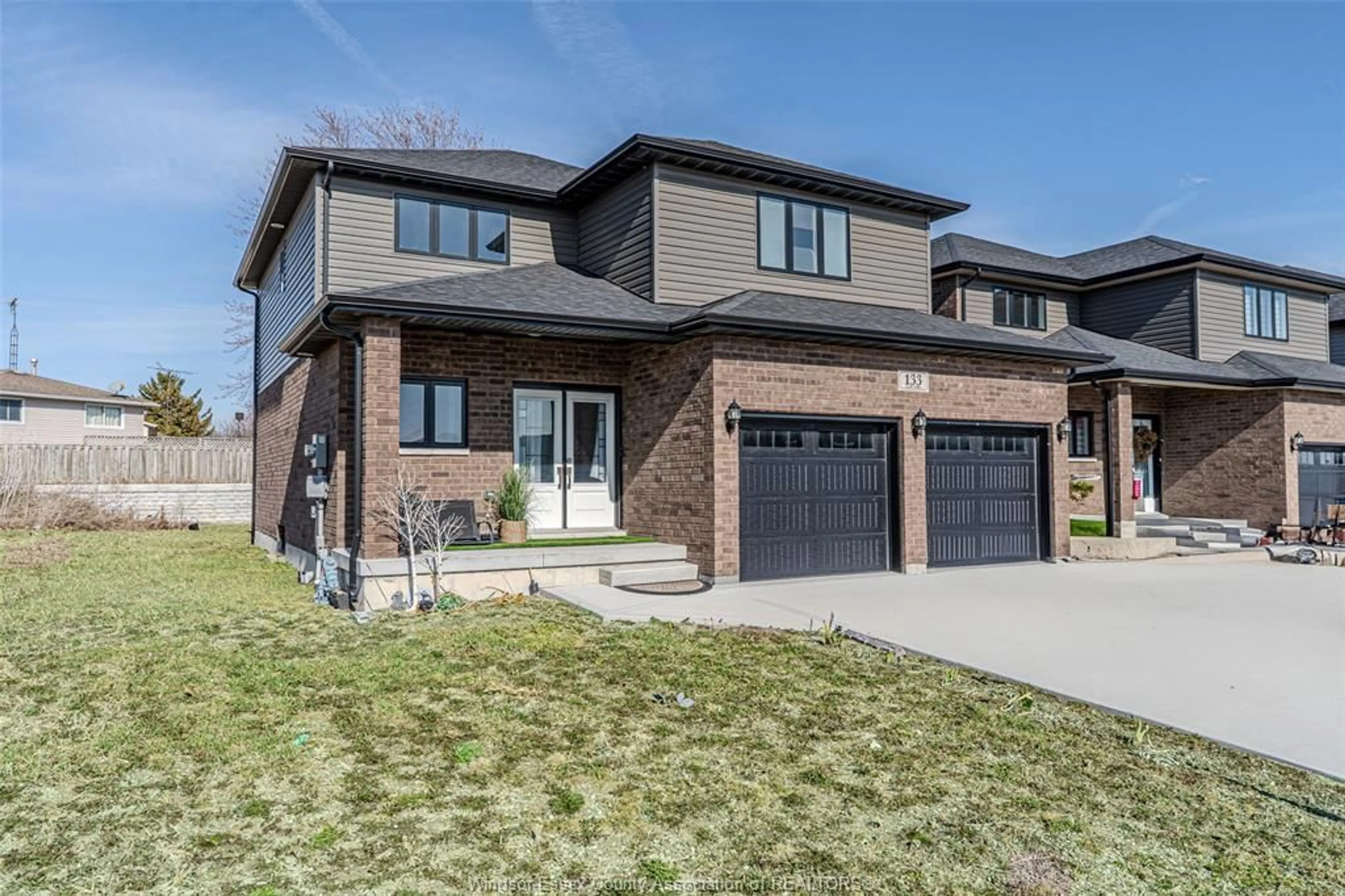 Home with brick exterior material, street for 133 CHURCHILL PARK, Chatham Ontario N7M 0R8