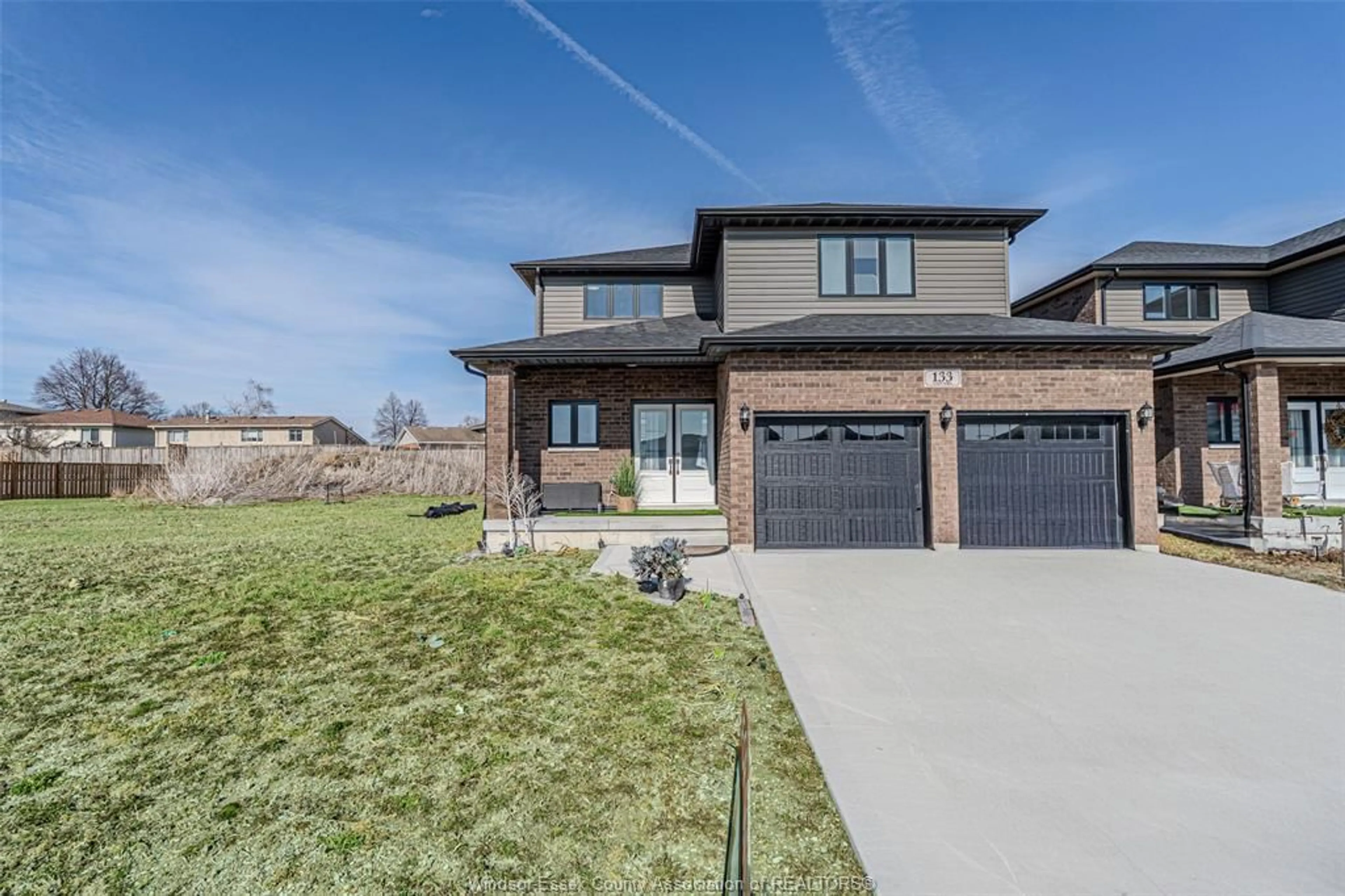 Home with brick exterior material, street for 133 CHURCHILL PARK, Chatham Ontario N7M 0R8