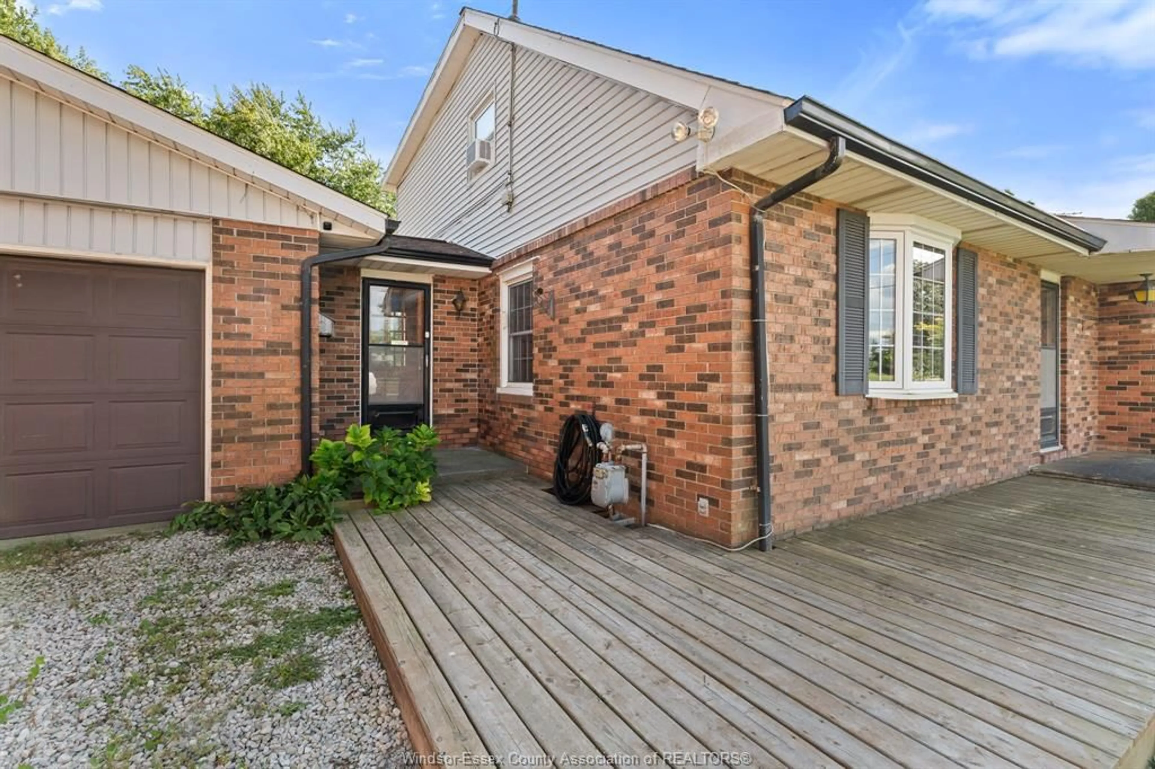 Unknown for 220 ROAD 8 W, Kingsville Ontario N8M 2X5